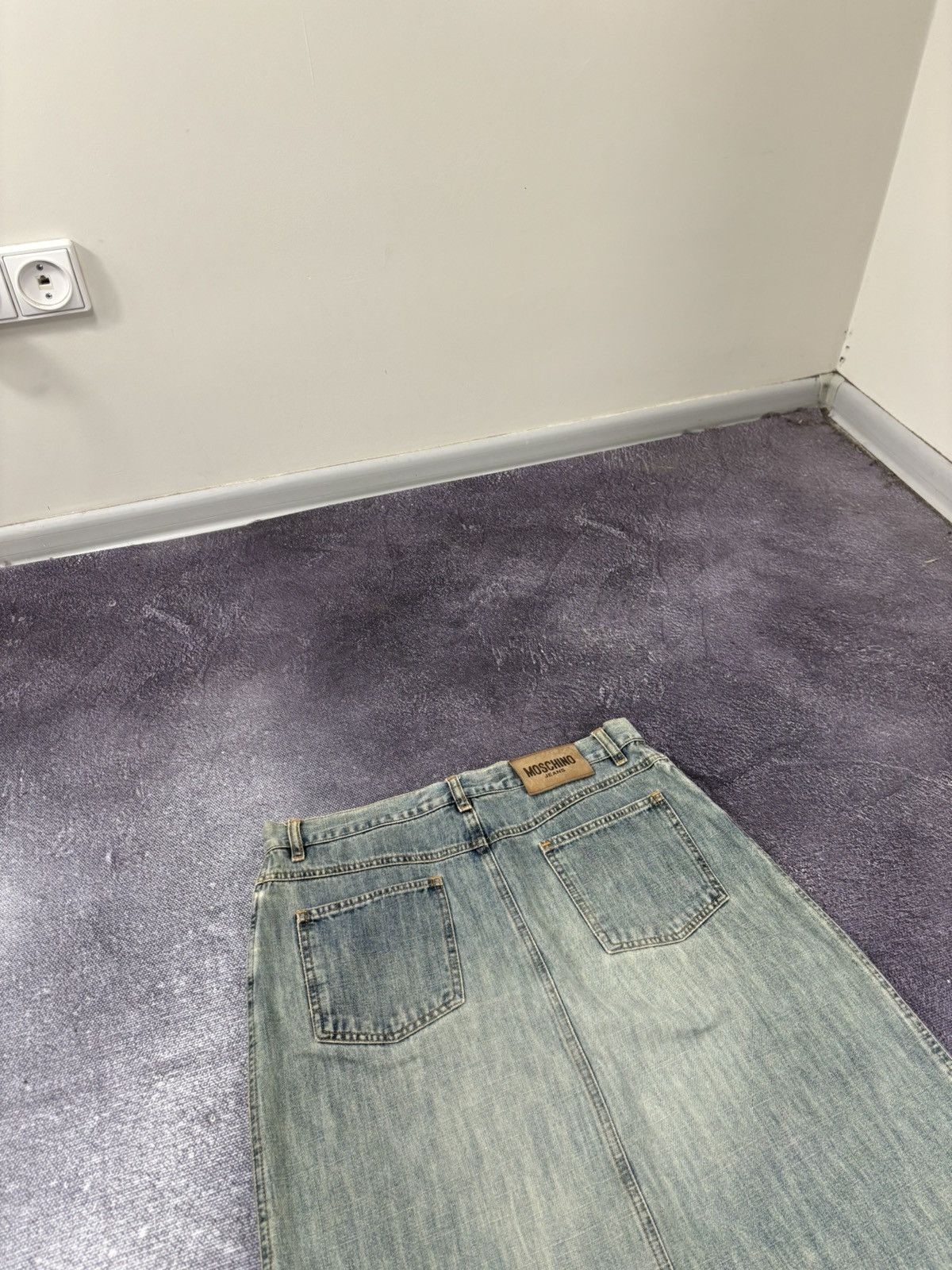 Moschino Vintage Moschino Women’s Y2K Hype Luxury Denim Skirt Size 32" / US 10 / IT 46 - 5 Thumbnail