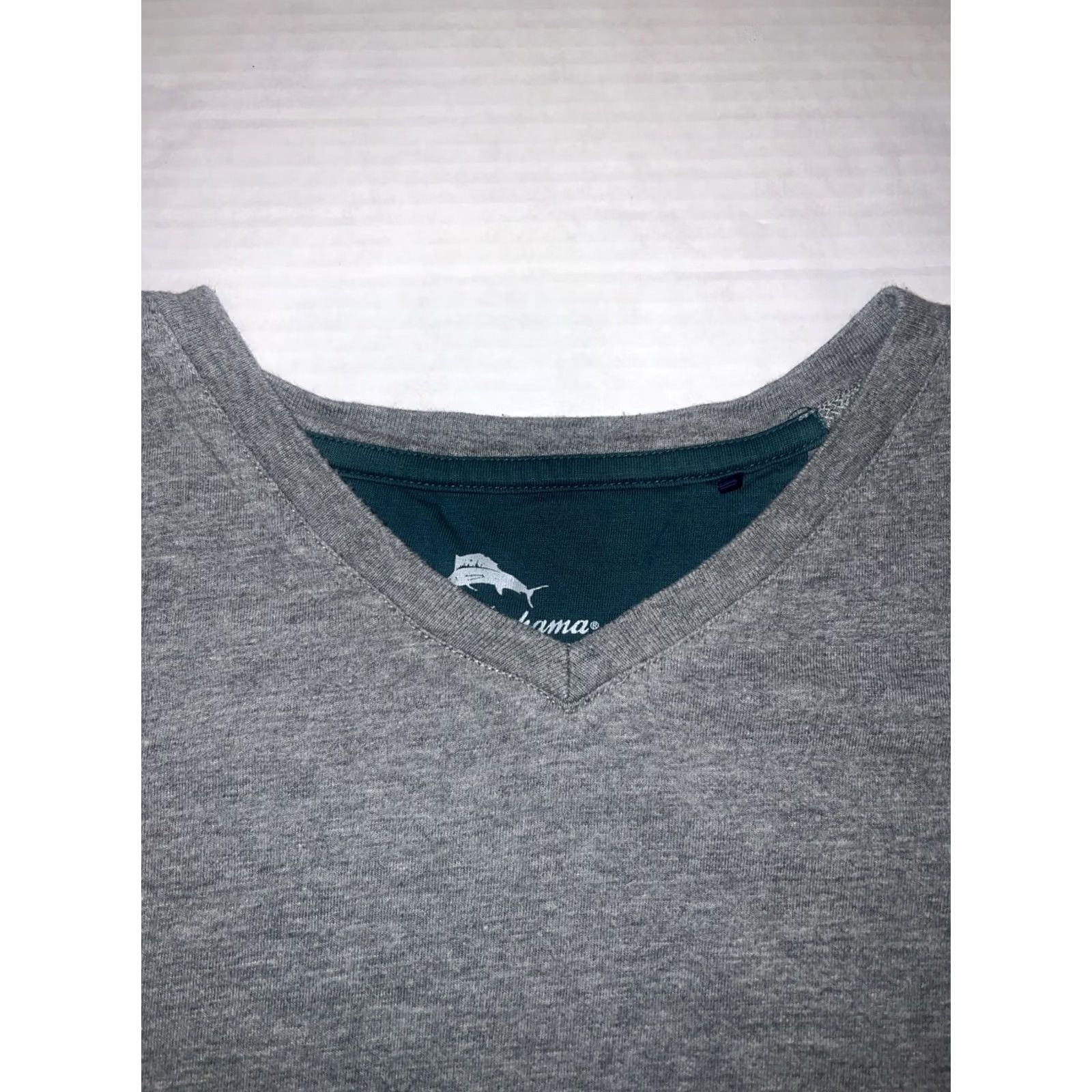 Tommy Bahama Tommy Bahama T-Shirt V-Neck Mini 2XL Gray Crew Short Sleeve Logo Old? Size US XXL / EU 58 / 5 - 5 Thumbnail