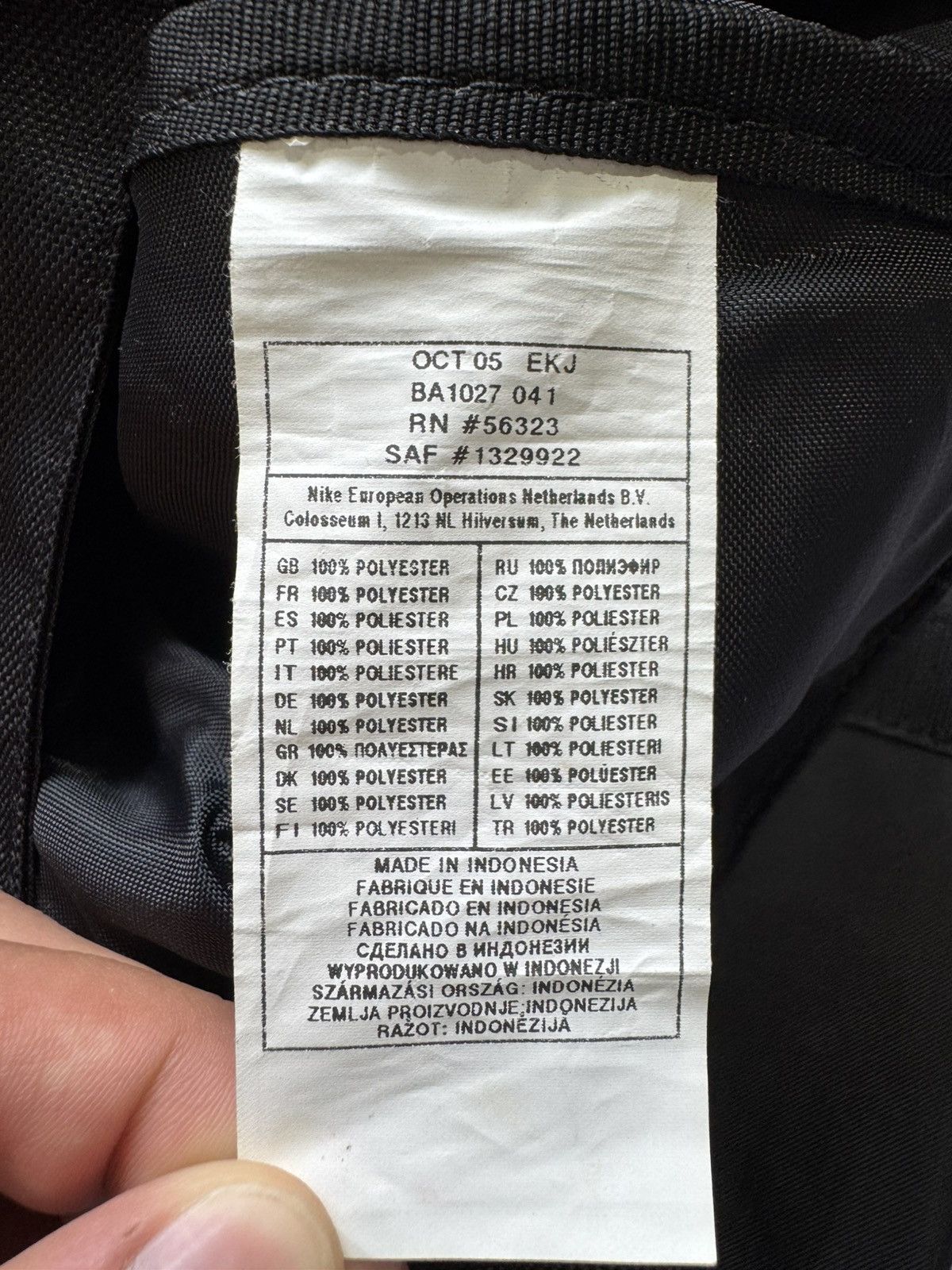 Nike Vintage Nike Y2K Retro Black Crossbody Bag Shoulder Bag Nike Size ONE SIZE - 7 Thumbnail