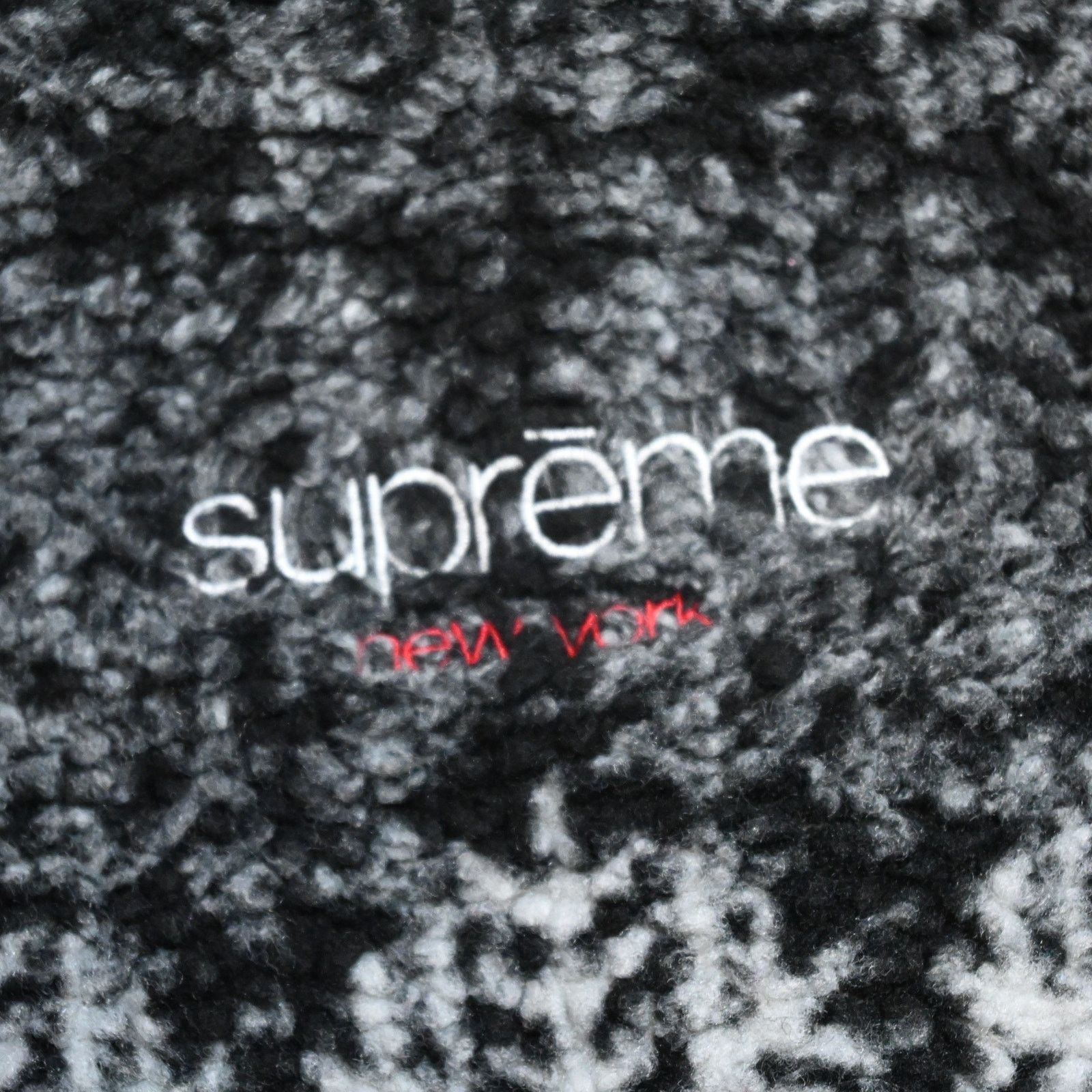 Supreme Supreme Neck Gaiter Charcoal Grey 100 % Authentic Size ONE SIZE - 2 Thumbnail