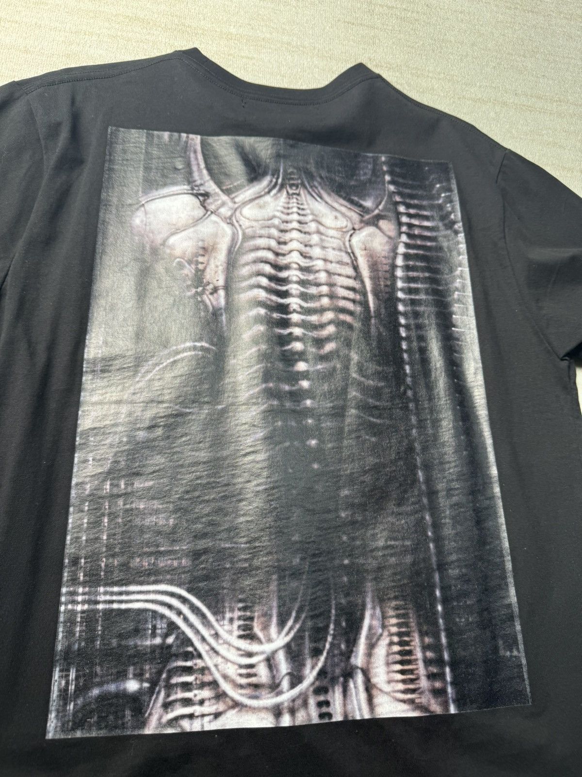 Club Sorayama H R Giger tee Size US M / EU 48-50 / 2 - 3 Thumbnail