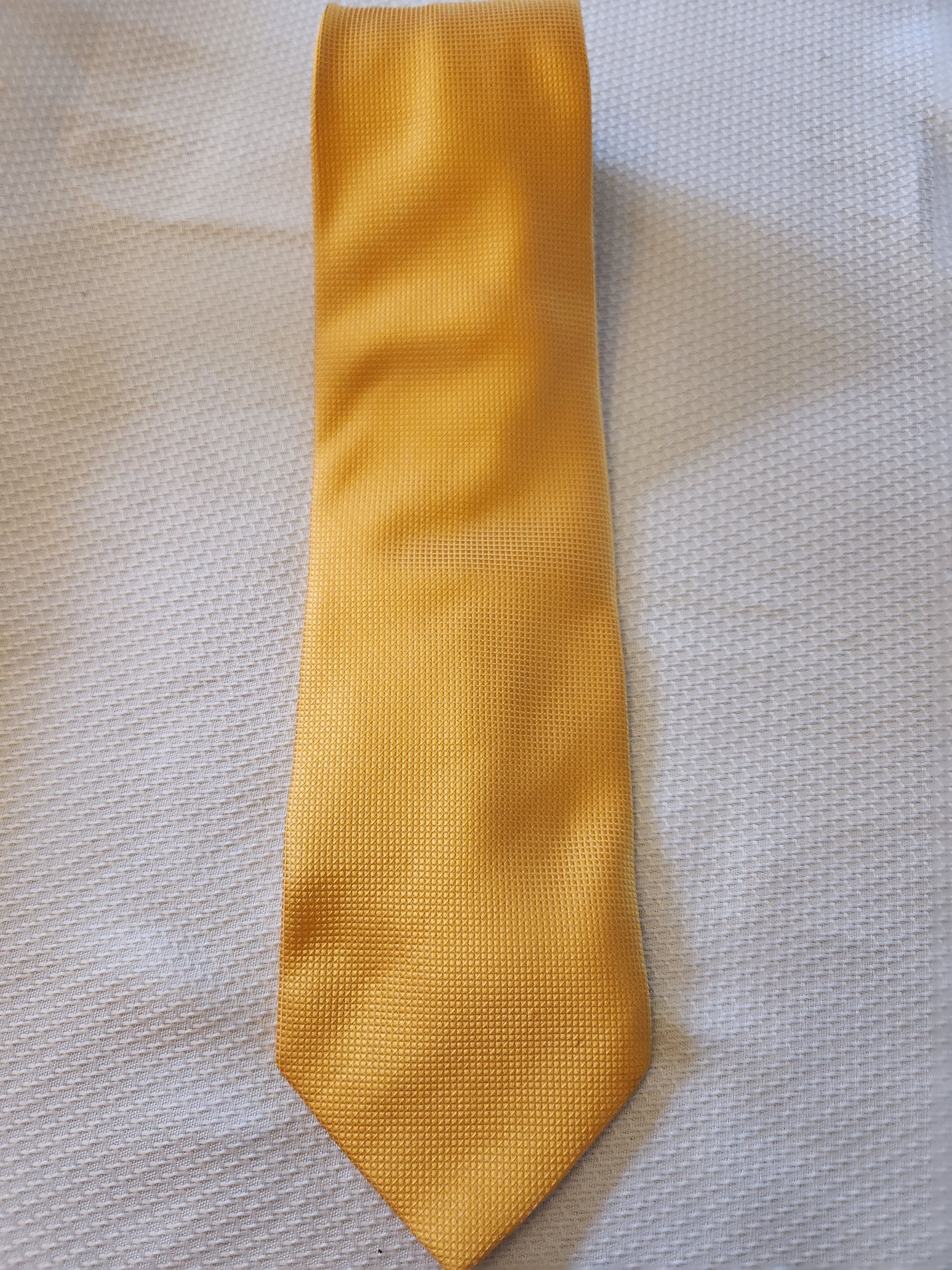 Hugo Boss Gold 100% Silk Necktie. Size ONE SIZE - 1 Thumbnail
