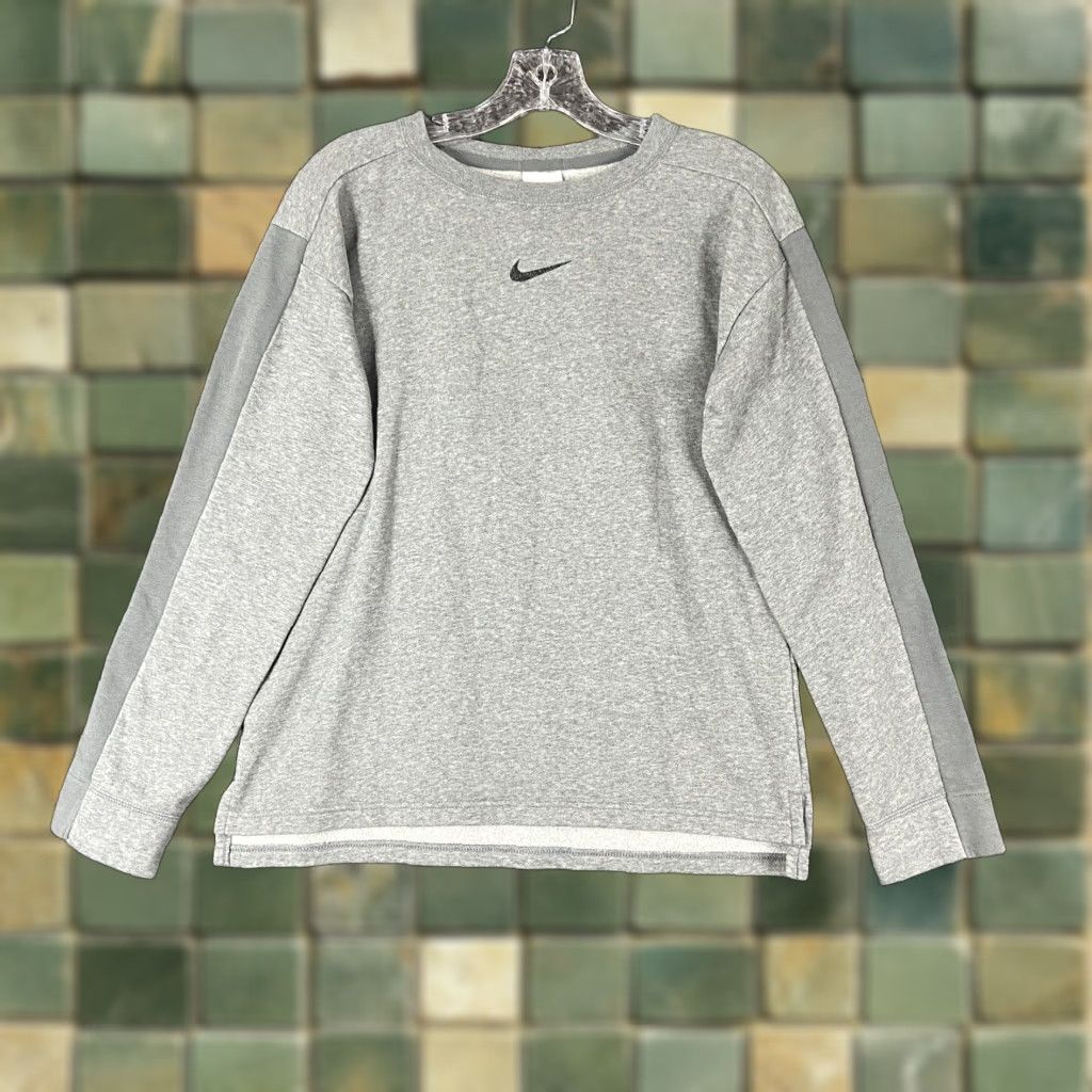 Nike Nike Therma Yoga Long Sleeve Crew Neck Activewear Gray Women’s L Size L / US 10 / IT 46 - 1 Thumbnail
