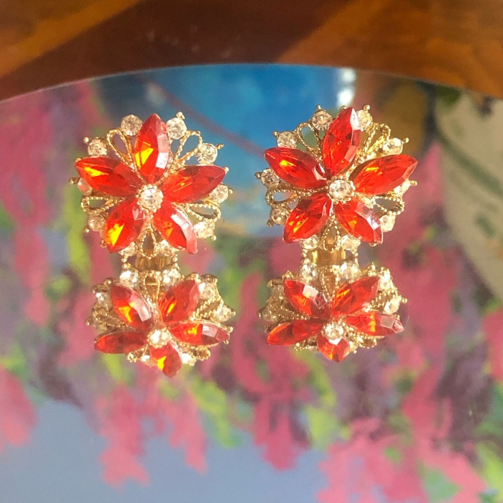 Vintage Vintage tomato red marquis cluster clip on earrings Size ONE SIZE - 9 Thumbnail