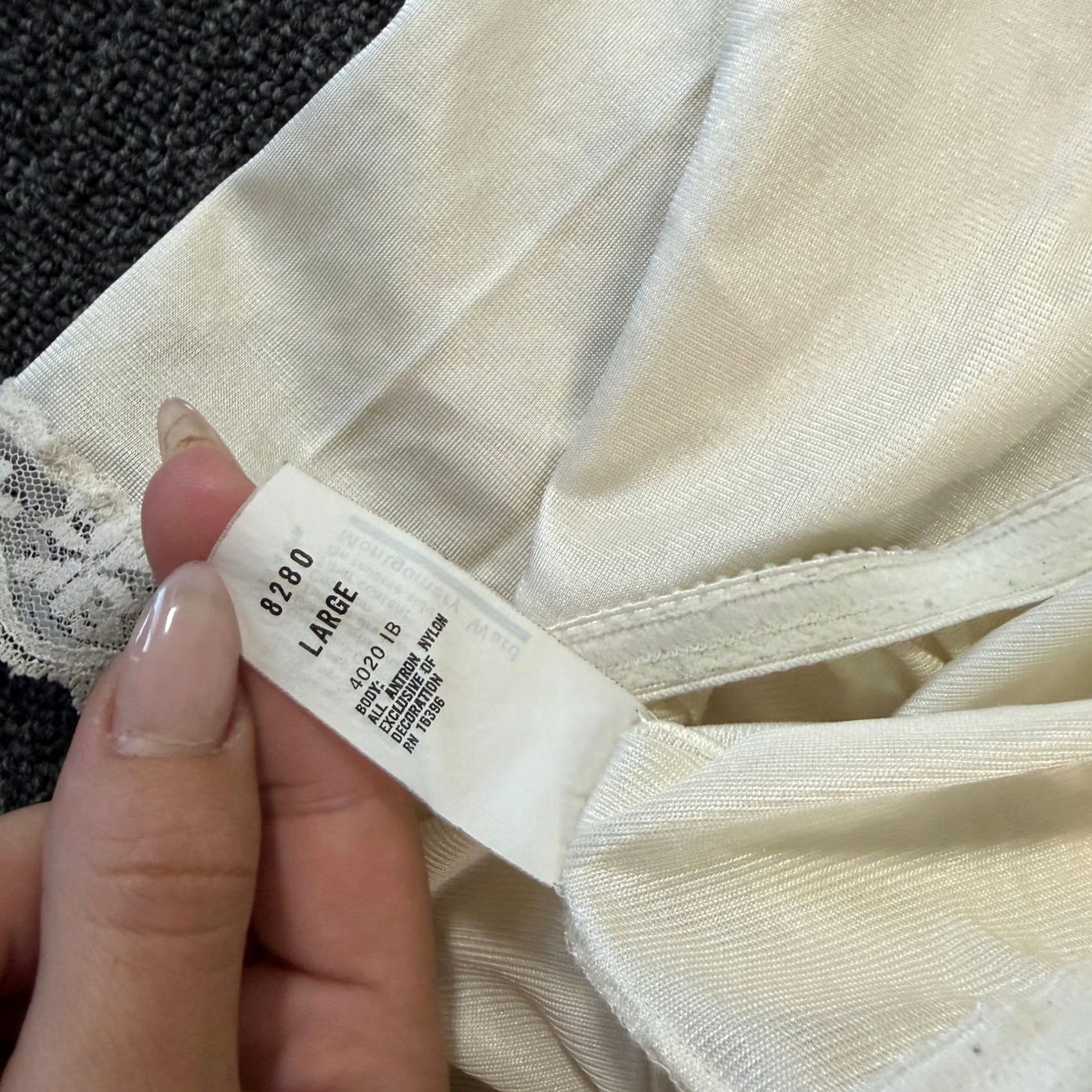 Vintage VINTAGE Y2K Ivory White Boho Satin Lace Midi Slip Skirt Women's Large Size 36" / US 14 / IT 50 - 5 Thumbnail