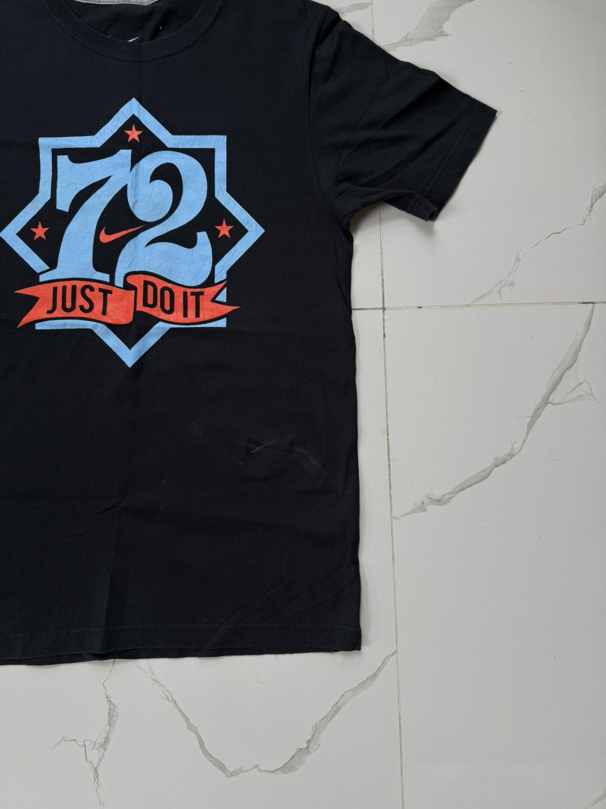 Nike 90’s NIKE RARE 72 BIG CENTRAL LOGO SWOOSH Y2K RETRO TSHIRT Size US M / EU 48-50 / 2 - 4 Thumbnail