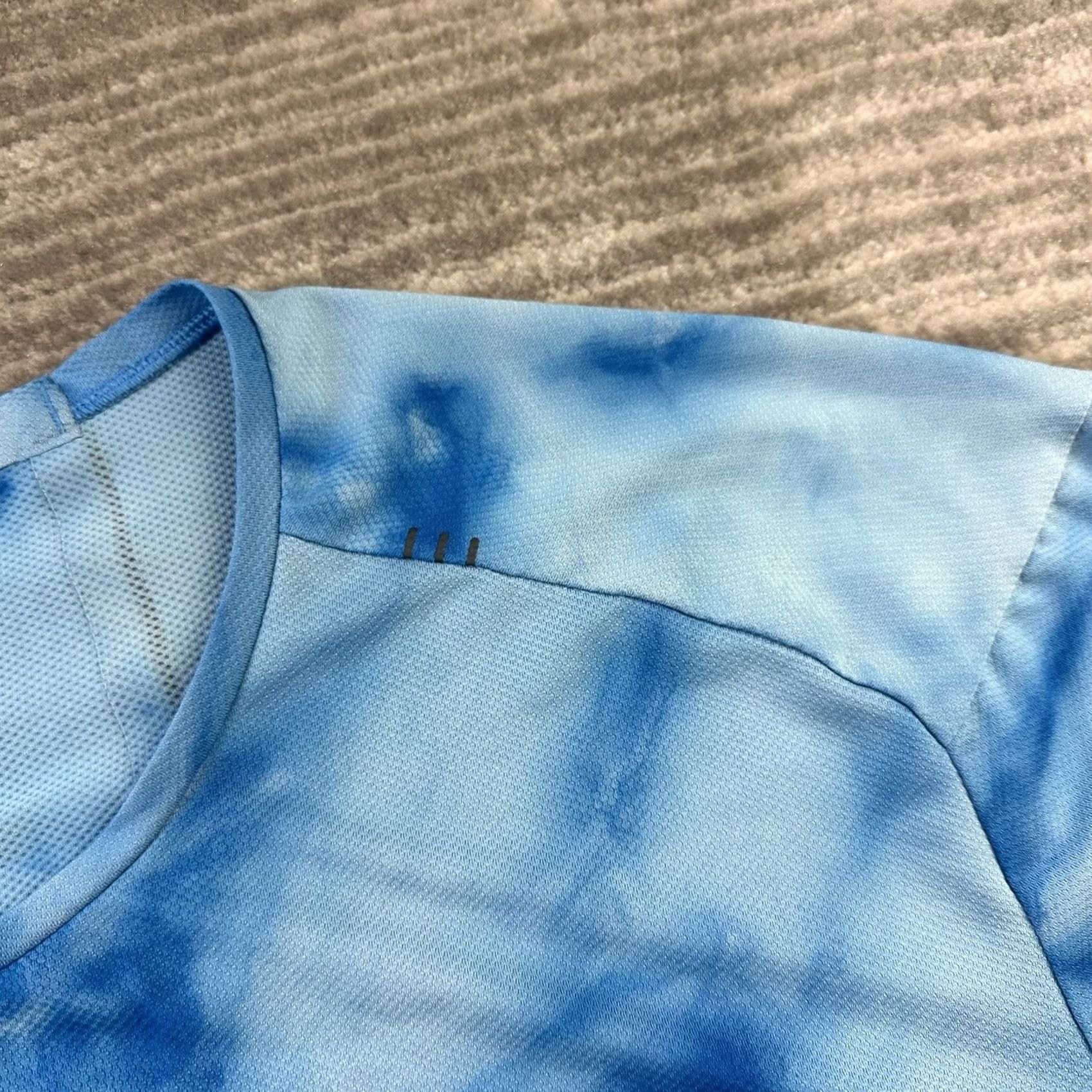 Lululemon Lululemon Shirt XL Blue Reflective Lightweight Short Sleeve Crew Neck Running Fast Free Shirt Mens Basic Activewear Size US XL / EU 56 / 4 - 5 Thumbnail