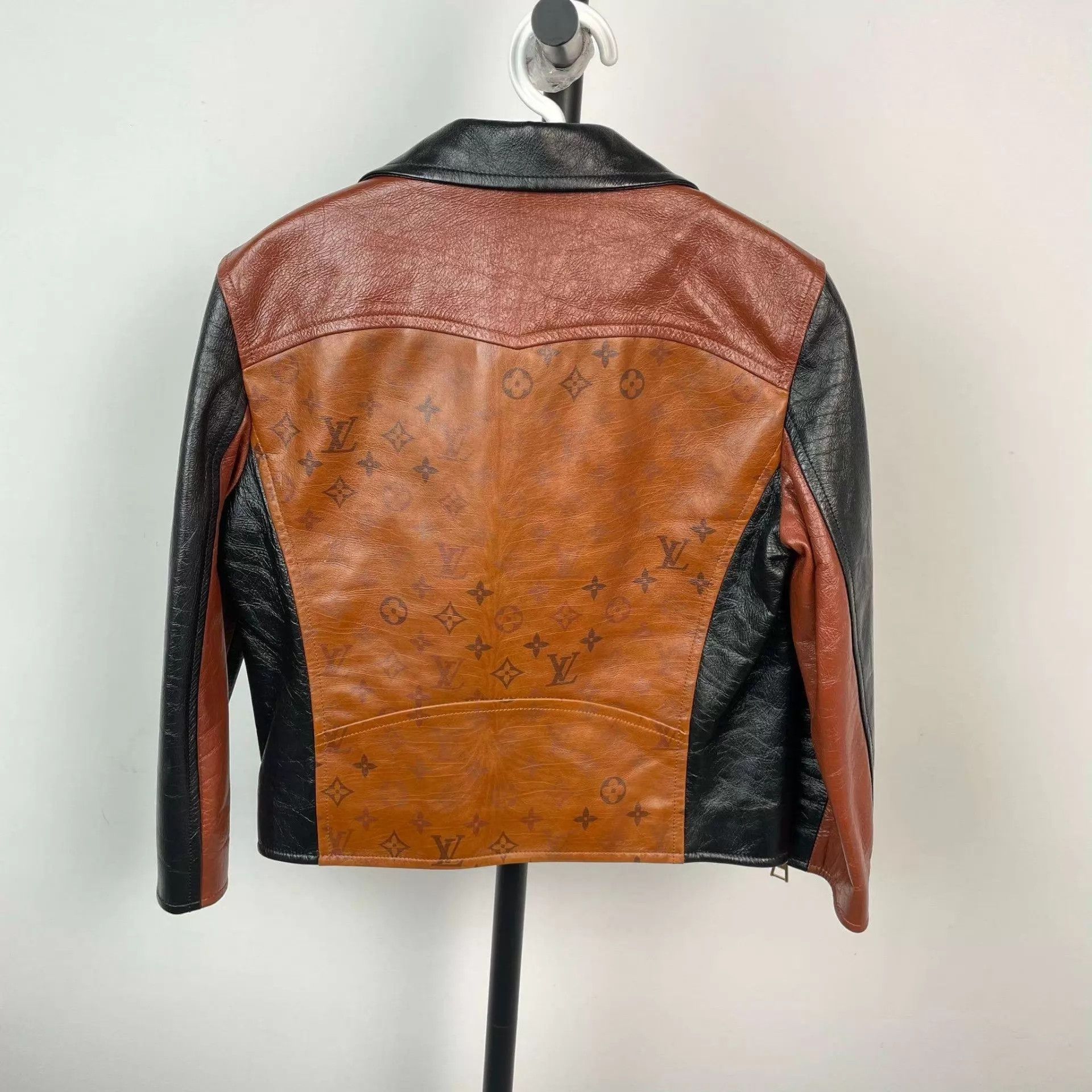 Louis Vuitton LV Monogram leather biker jacket brown XS Size XS / US 0-2 / IT 36-38 - 2 Thumbnail