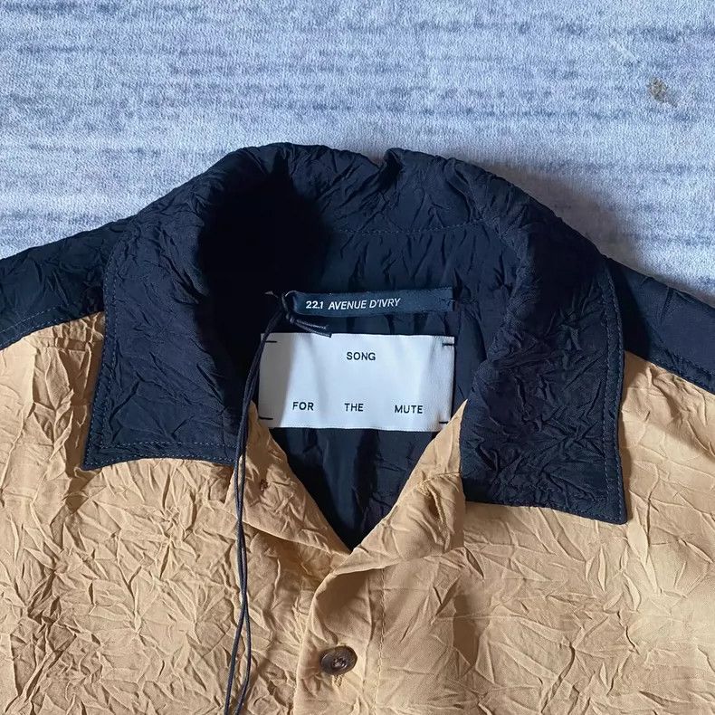 Song For The Mute Song For The Mute Black and yellow spliced pleated short s Size US S / EU 44-46 / 1 - 4 Thumbnail