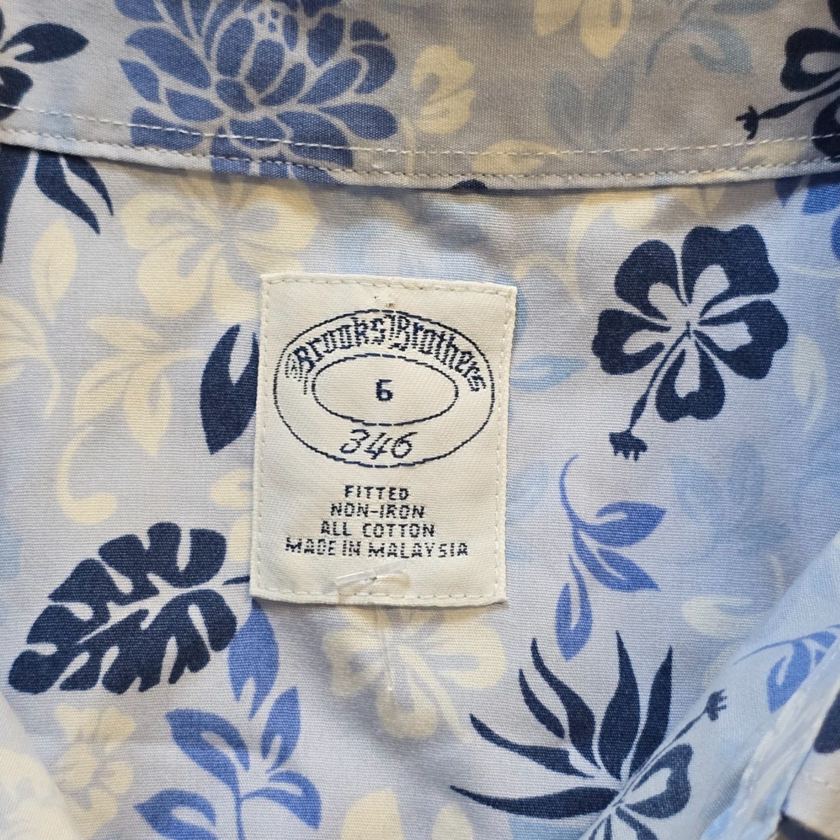 Brooks Brothers Brooks Brothers Top Womens Size 6 White Blue Floral Aloha Tropcial Button Casual Shirt Size M / US 6-8 / IT 42-44 - 4 Thumbnail