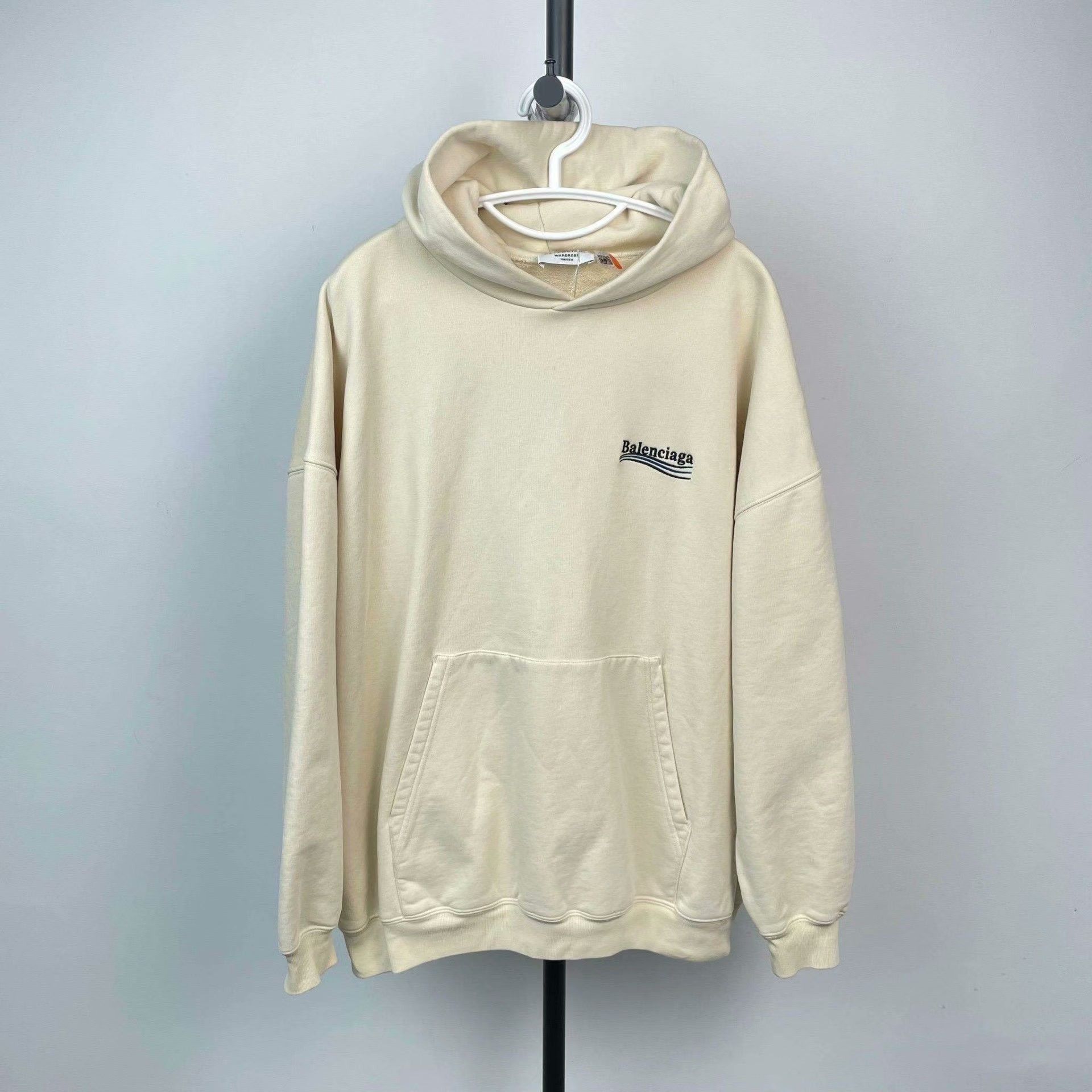 Balenciaga Balenciaga Beige Hoodie XS Men Size US XS / EU 42 / 0 - 1 Thumbnail