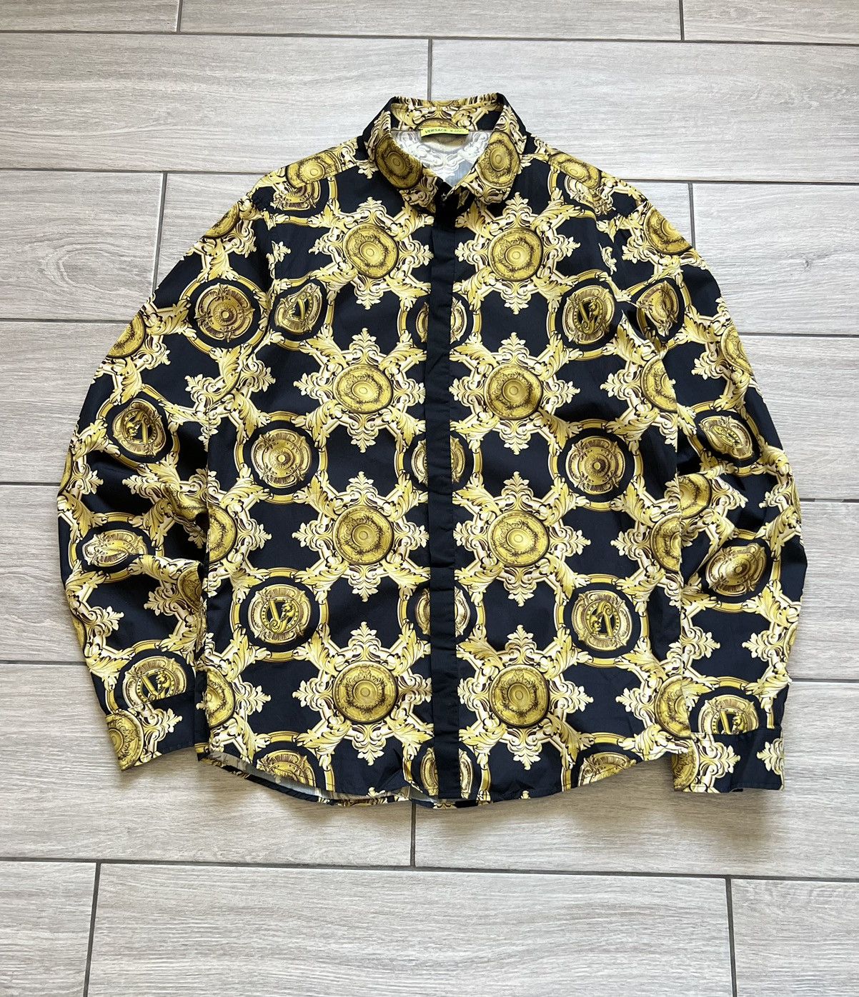 Versace Versace Baroque Print Shirt Gold Made in Italy Size US L / EU 52-54 / 3 - 1 Thumbnail