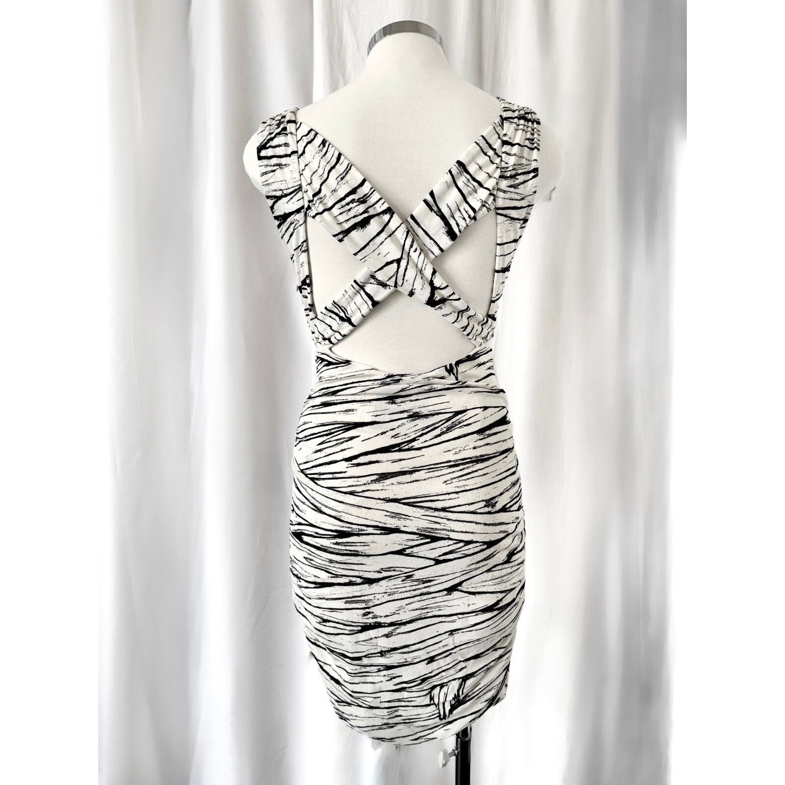 Moschino SS20 Moschino Couture Jeremy Scott Bodycon Mini Dress Mummy Size M / US 6-8 / IT 42-44 - 2 Thumbnail