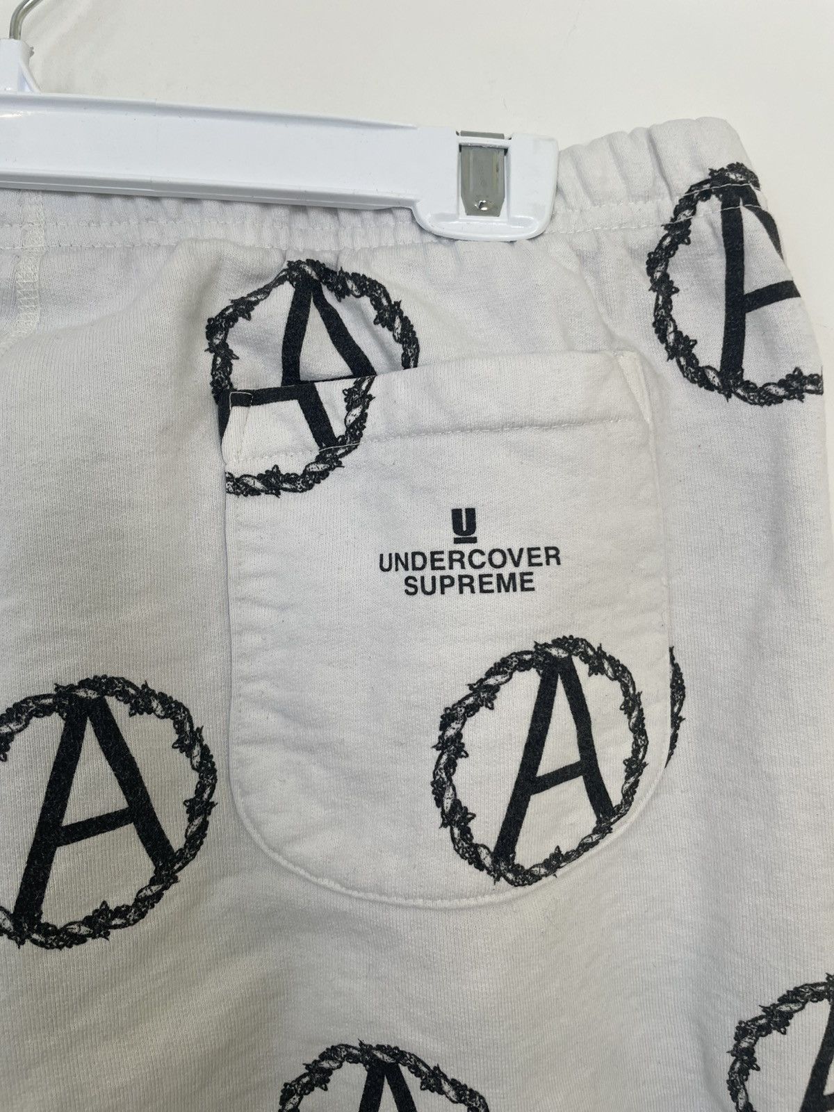 Supreme × Undercover Supreme x Undercover Anarchy Logo Sweatpants White XL Size US 36 / EU 52 - 4 Thumbnail