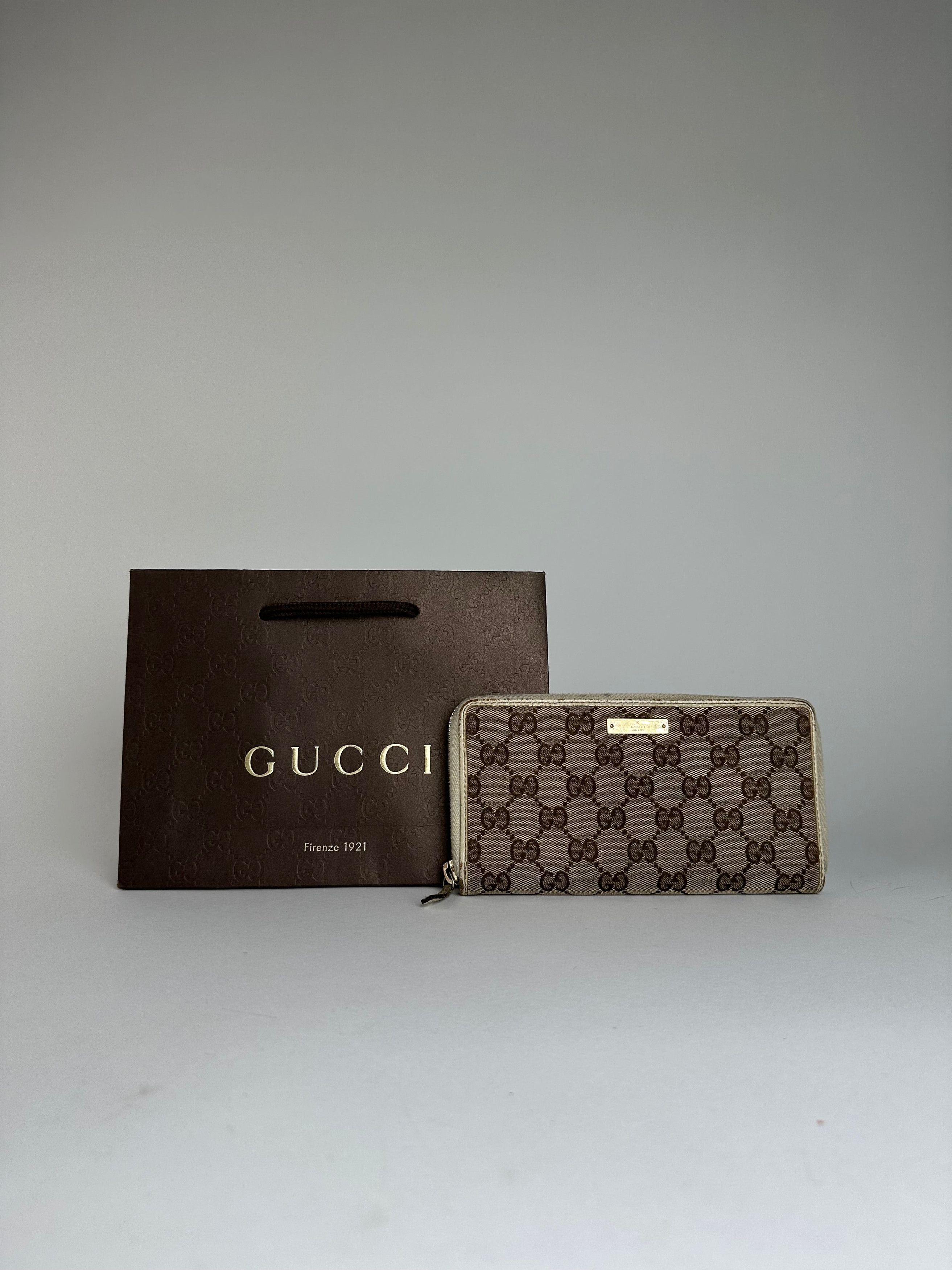 Gucci Vintage GG Canvas Zip-Around Wallet Beige Size ONE SIZE - 1 Thumbnail