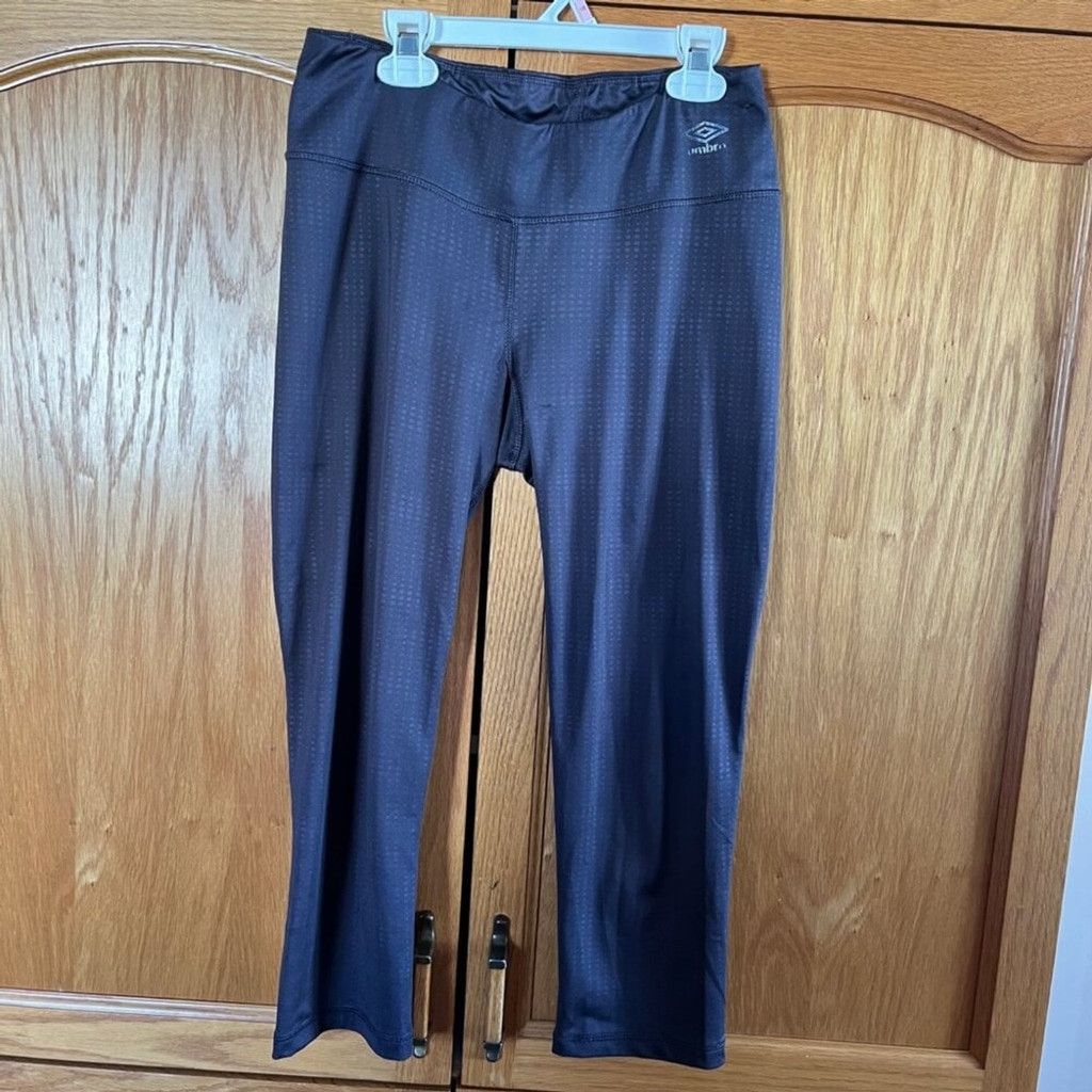 Umbro Umbro Dark Gray Performance Leggings Size 28" / US 6 / IT 42 - 1 Thumbnail