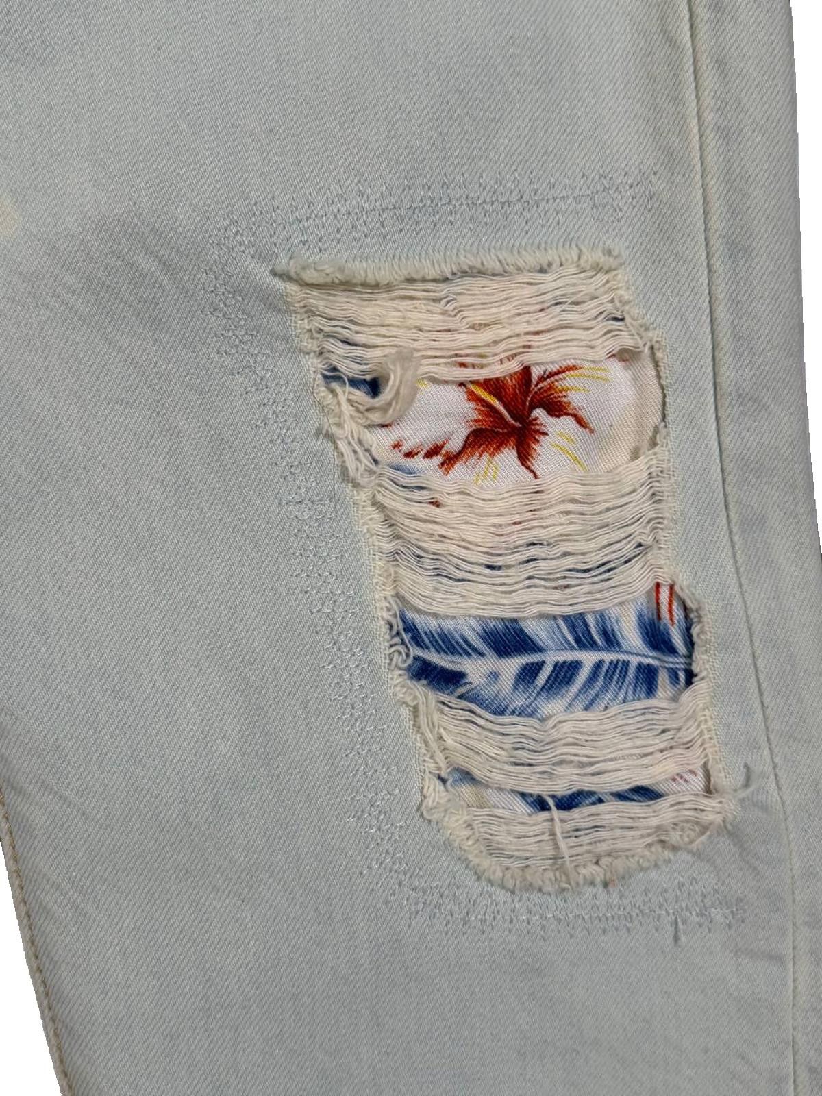 Other Levi’s 501 Women's Distressed Jeans – Light Wash – 26x28 Size 26" / US 2 / IT 38 - 2 Thumbnail
