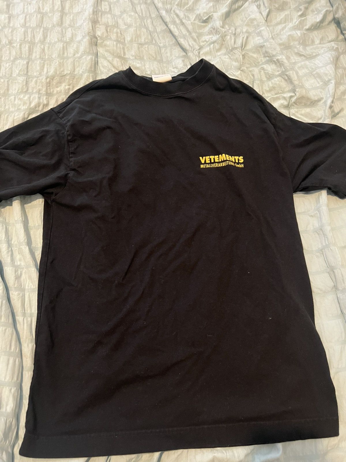 Vetements VETEMENTS METALLVERARBEITUNG Tee Size US XS / EU 42 / 0 - 1 Thumbnail