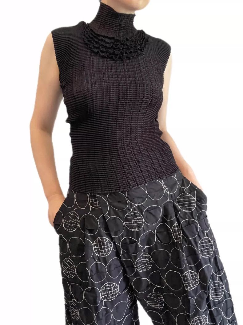 Issey Miyake Issey Miyake size:3 Black embroidered wide-leg pants Size 31" - 2 Thumbnail