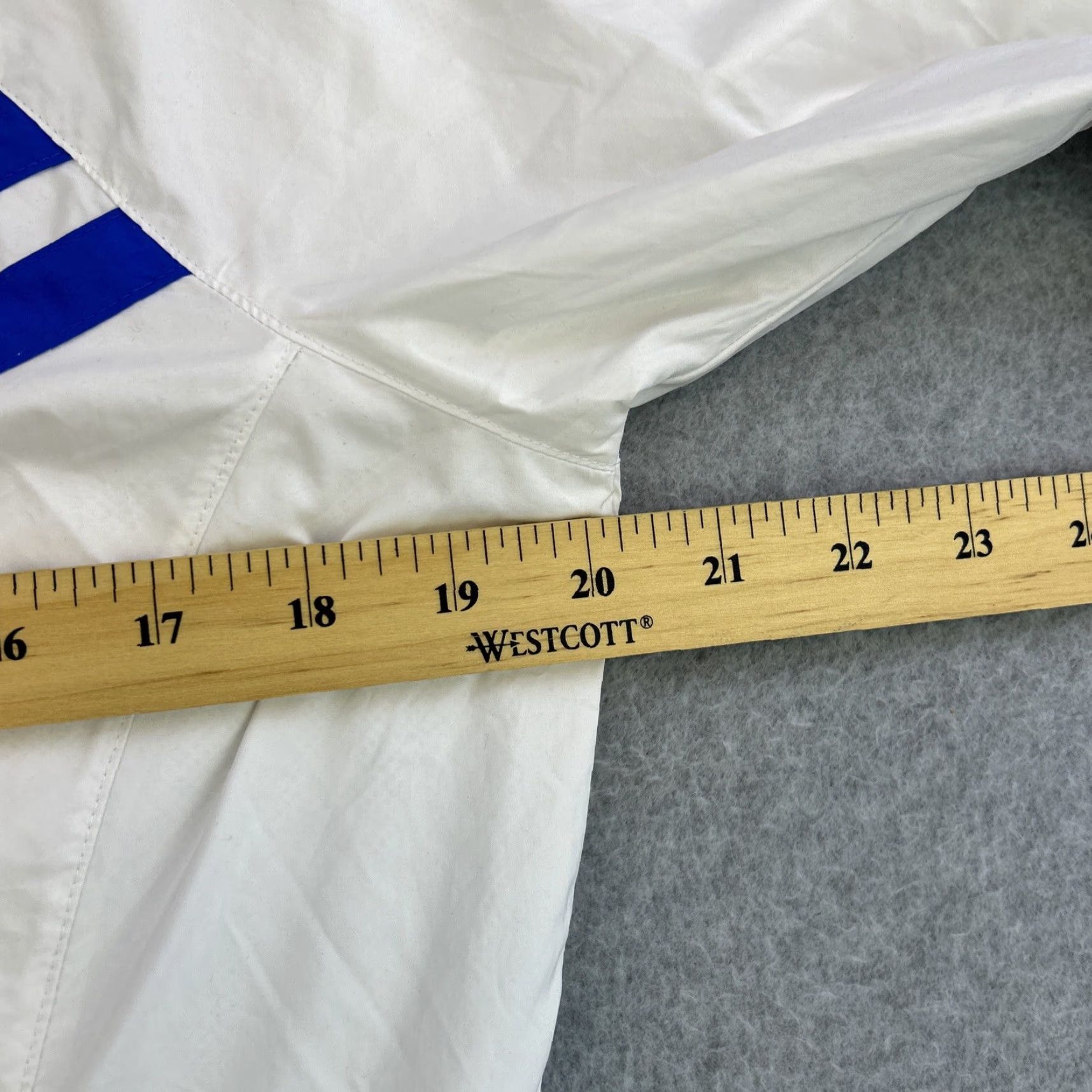 Adidas Adidas Jacket Womens Medium White Blue Full Zip High Neck Windbreaker Track Jacket Women M White Blue Full Zip Windbreaker Track Size M / US 6-8 / IT 42-44 - 2 Thumbnail
