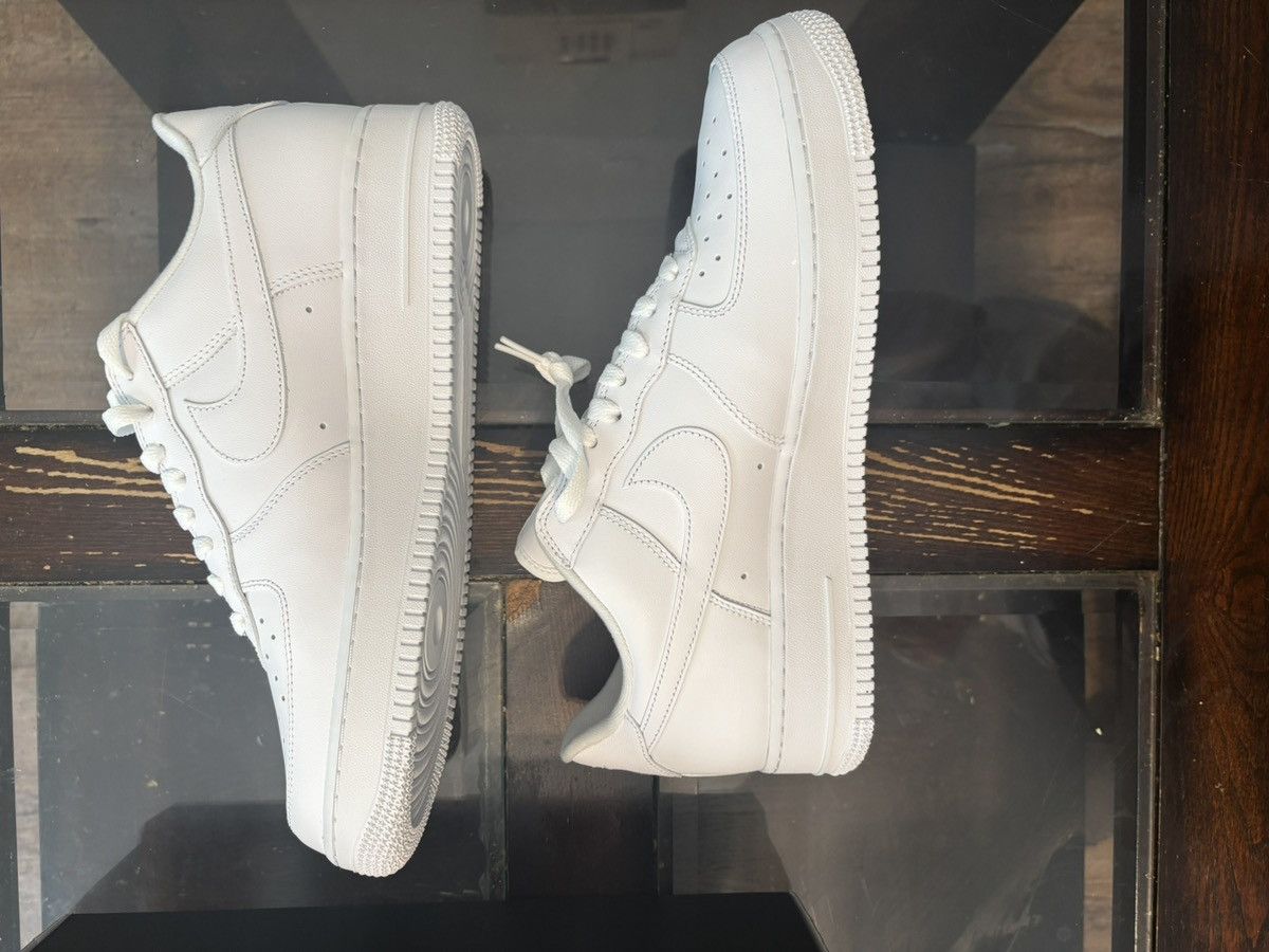 Nike Air Force 1 Supreme White Size US 11 / EU 44 - 1 Thumbnail