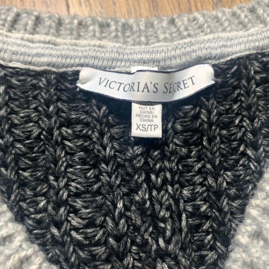 Victoria's Secret Victoria's Secret XS sweater Multicolor Pullover Women XS Regular Pullover Victoria's Secret Women XS Multicolor Pullover Size XS / US 0-2 / IT 36-38 - 7 Thumbnail