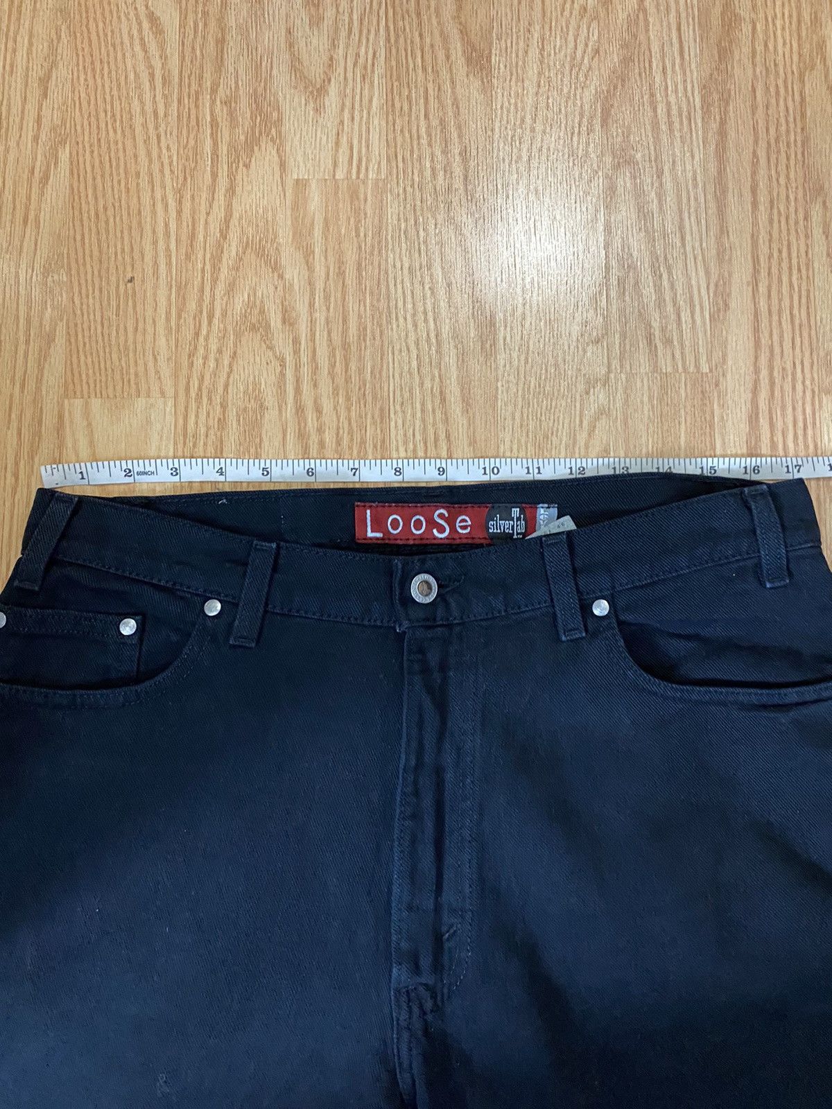 Levi's Vintage 1995 Levi’s Silver Tab Loose Black Denim Jeans 90’s Size US 34 / EU 50 - 8 Thumbnail