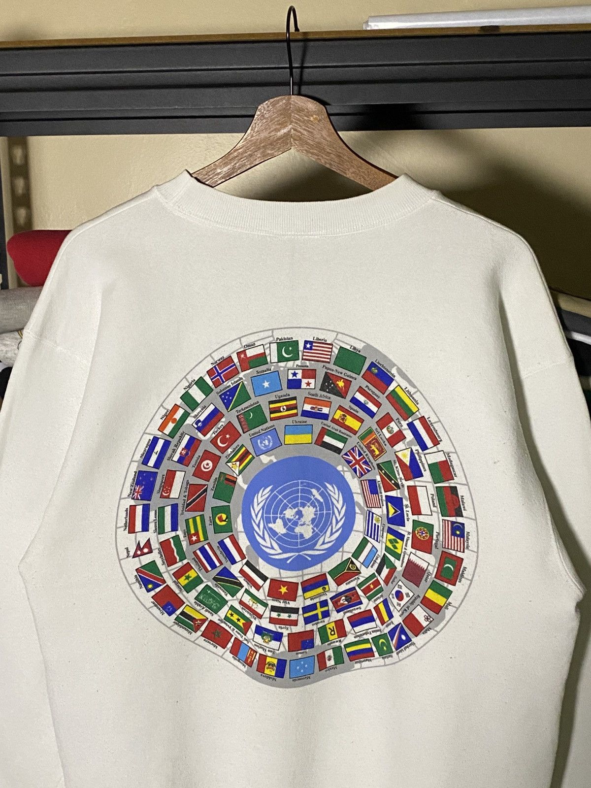 Other Vintage 90’s United Nations Size US L / EU 52-54 / 3 - 4 Thumbnail