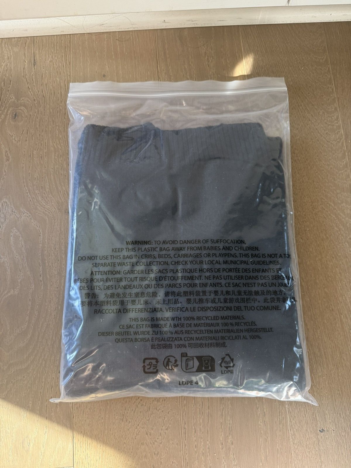 Supreme Supreme Angora Script Sweater Black Size Medium In Hand Size US M / EU 48-50 / 2 - 4 Thumbnail