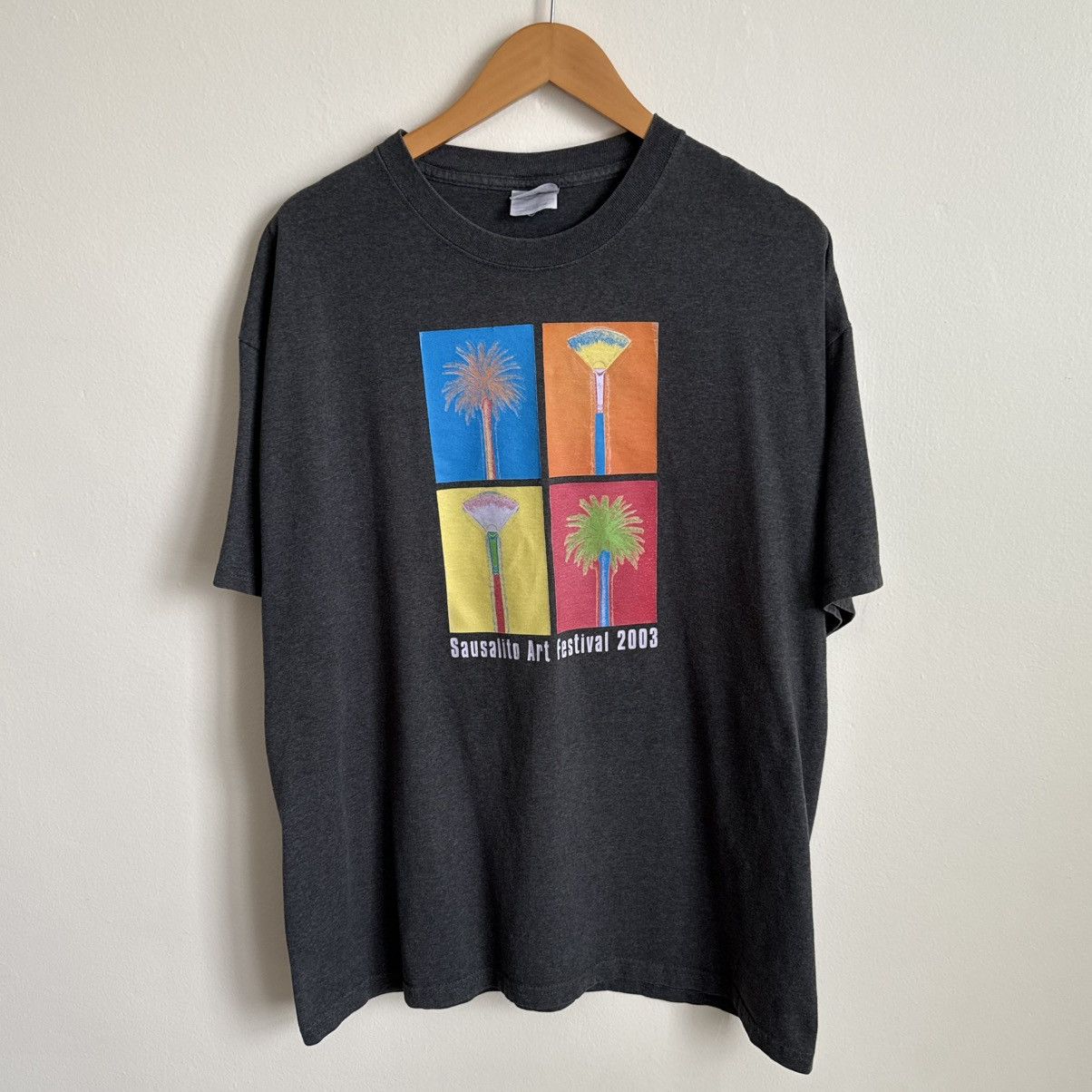 Hanes Hanes Men Gray Sausalito Art Festival 2003 Graphic T-Shirt Size US XL / EU 56 / 4 - 2 Thumbnail