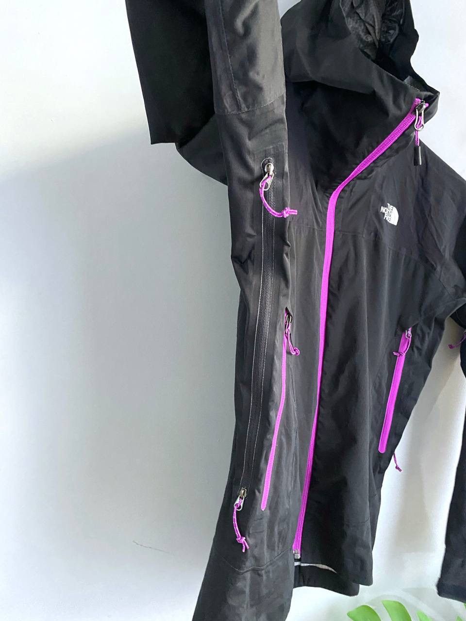 The North Face The North Face Hyvent Women's Waterproof Hooded Jacket, Sz S Size S / US 4 / IT 40 - 10 Thumbnail