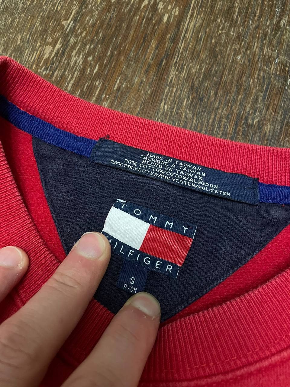 Tommy Hilfiger Tommy Hilfiger Rare Vintage 90s Sweatshirt Red Size US S / EU 44-46 / 1 - 7 Thumbnail
