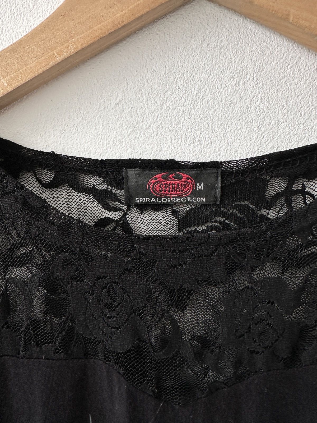 Japanese Brand Spiral direct Black lace ruffle short sleeve top with dragon Size M / US 6-8 / IT 42-44 - 5 Thumbnail