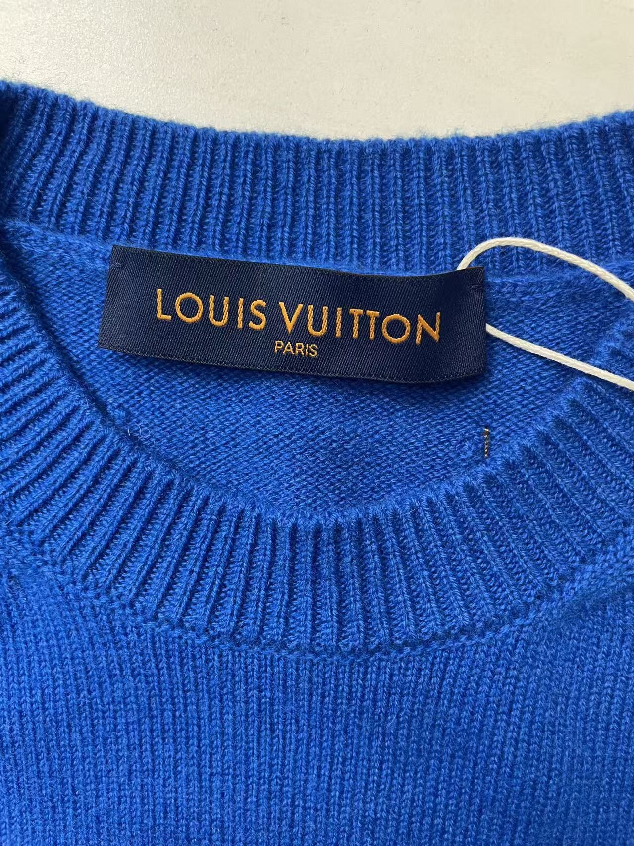 Louis Vuitton Louis Vuitton Blue LV Cuffs Cashmere Crewneck Size XS / US 0-2 / IT 36-38 - 3 Thumbnail