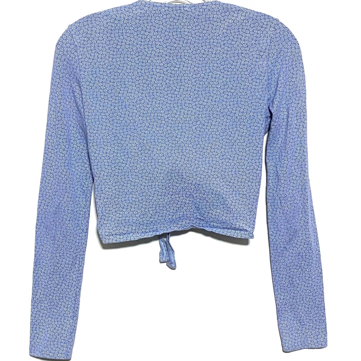 Brandy Melville Brandy Melville Floral Long Sleeve Crop Top Tie Front Cottage Milkmaid Prairie Blouse Womens M Blue Floral Spring Summer Casual Bohemian Size M / US 6-8 / IT 42-44 - 4 Thumbnail