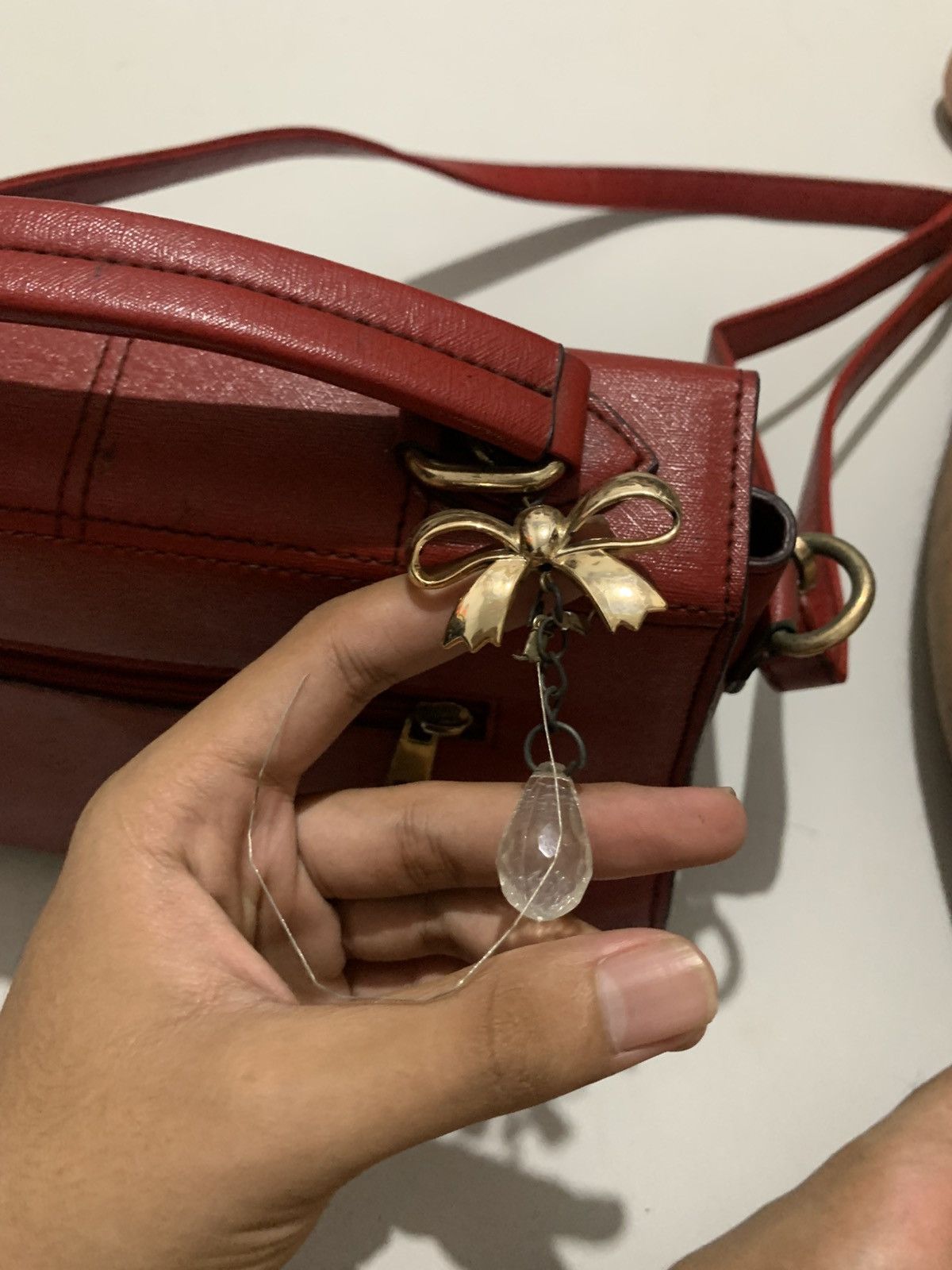 Charles Jourdan Sling Bag Leather Red Charles & Keith Y2K Authentic Size ONE SIZE - 6 Thumbnail
