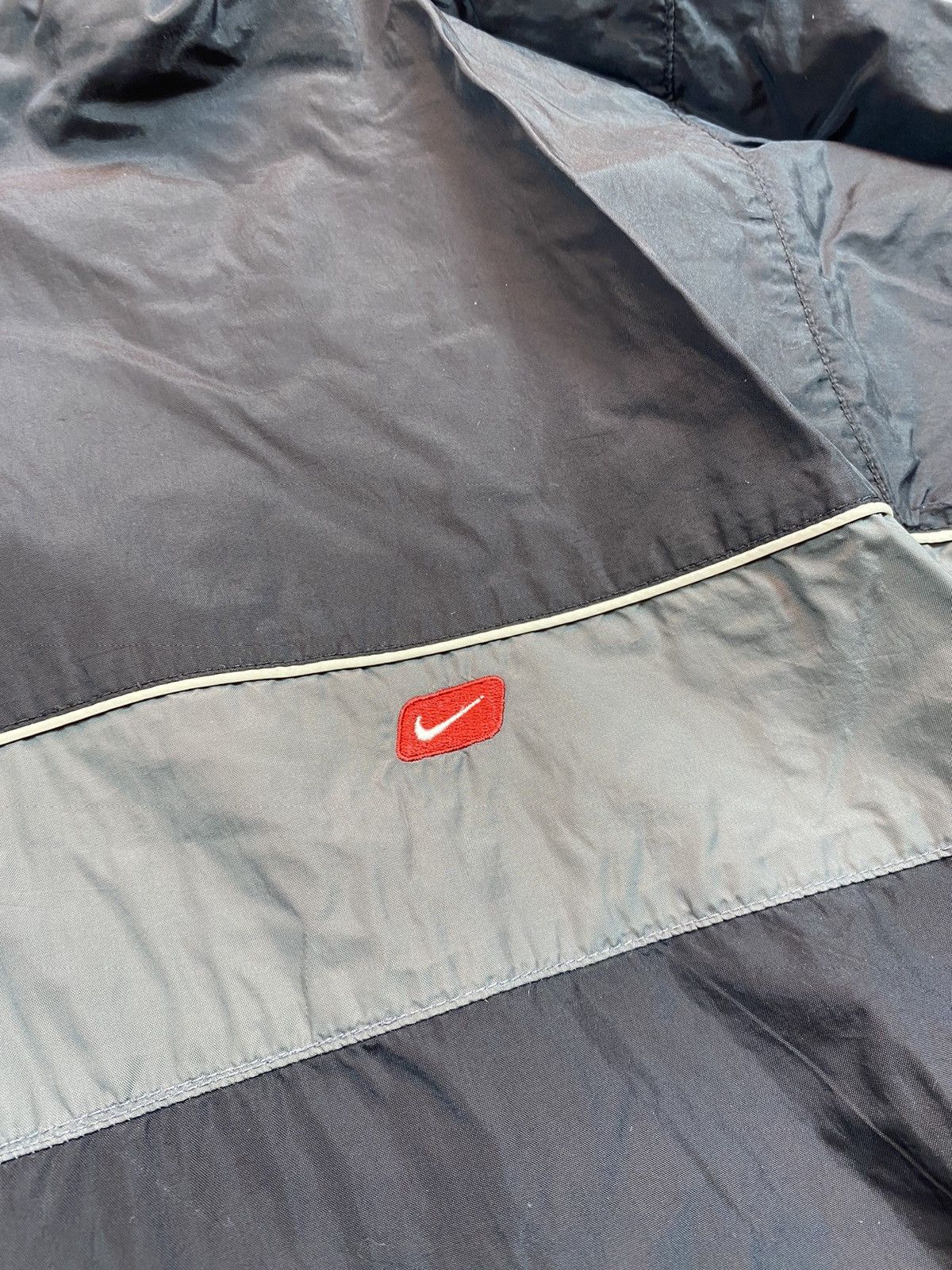 Nike × Vintage Vintage Nike Windbreaker Size Large Mini Logo Size US L / EU 52-54 / 3 - 8 Thumbnail