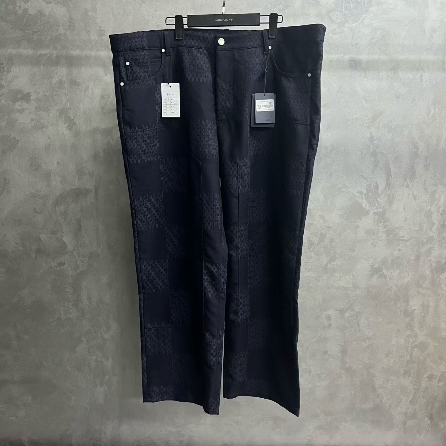 Louis Vuitton Louis Vuitton Plaid Gray Casual Pants 30 Men Size US 30 / EU 46 - 1 Thumbnail