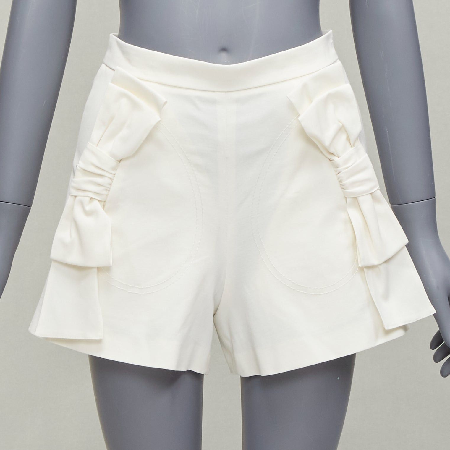RED Valentino RED VALENTINO cream ribbon bow detail pockets wide shorts IT36 XXS Size 25" / US 0 / IT 36 - 1 Thumbnail