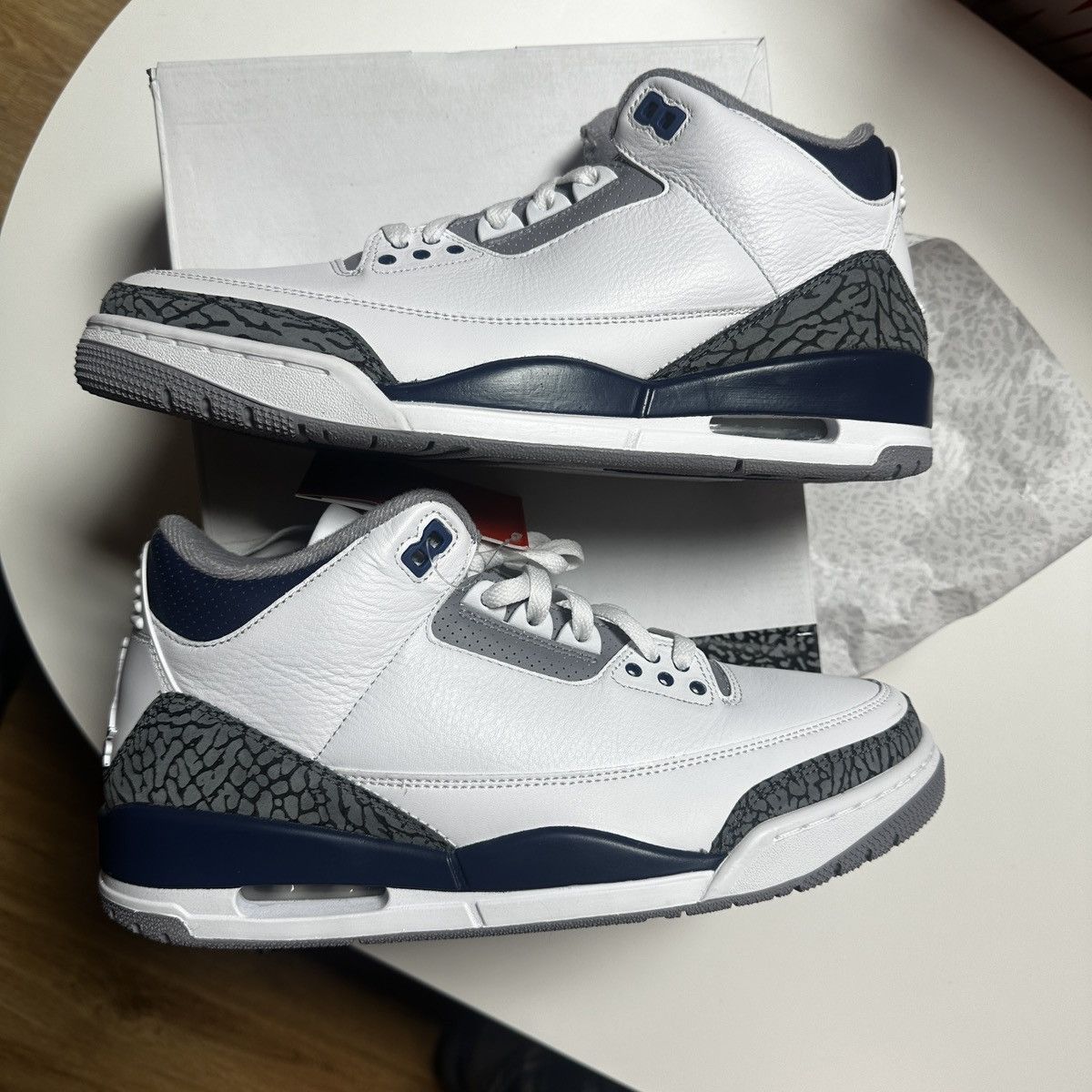 Jordan Brand *NEW* SIZE 10.5 US MEN Air Jordan 3 Retro MIDNIGHT NAVY 2023 Size US 10 / EU 43 - 4 Thumbnail