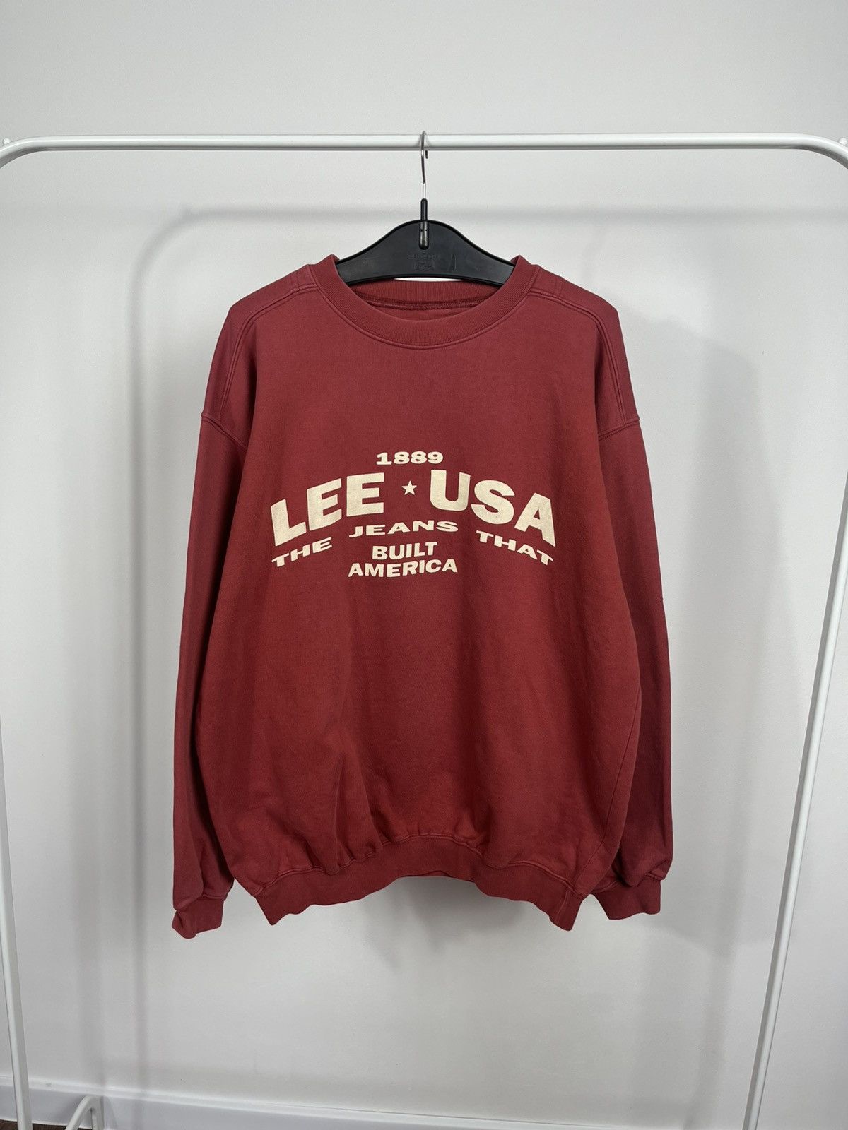 Lee Vintage Lee USA Red Sweatshirt The Jeans That Built America Size US M / EU 48-50 / 2 - 1 Thumbnail