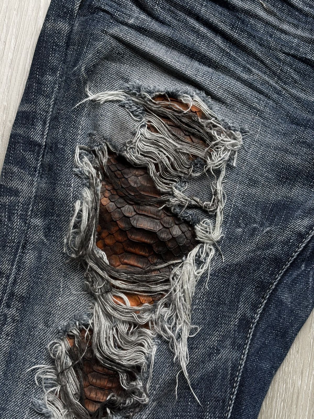 CIVARIZE Civarize distressed flare jeans Size US 27 - 3 Thumbnail