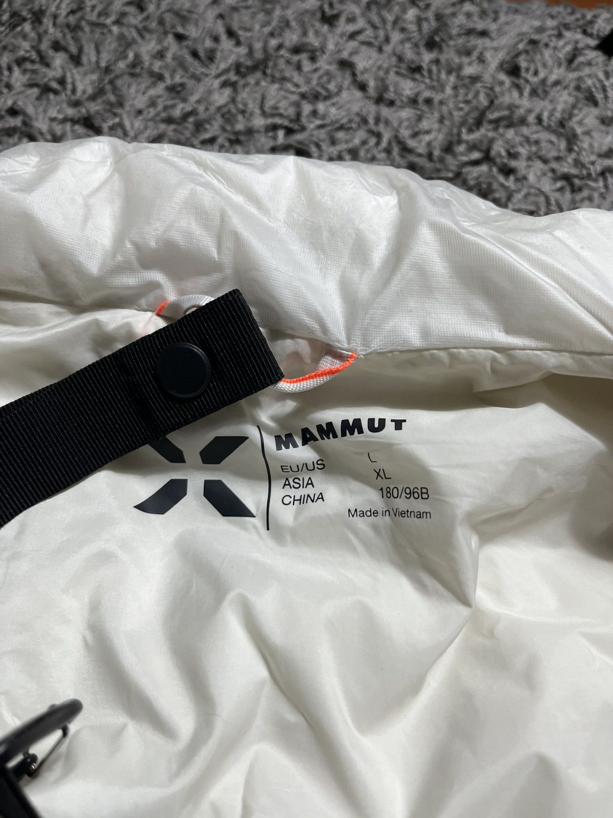 Mammut MAMMUT EXTREME THE IN JACKET Glow-In-The-Dark White L SIZE Size US L / EU 52-54 / 3 - 6 Thumbnail