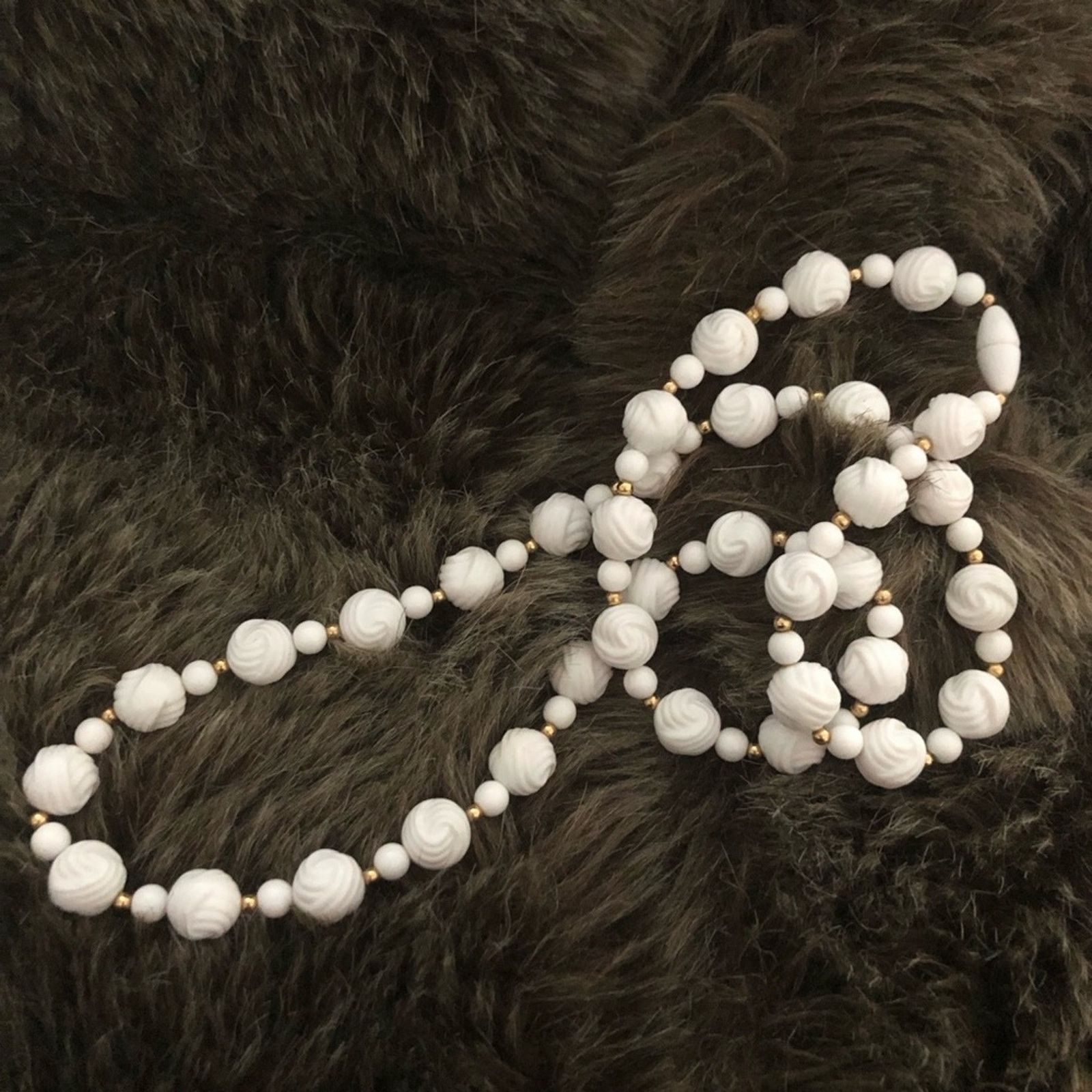 Vintage Vintage 70s white rose bead necklace Size ONE SIZE - 7 Thumbnail