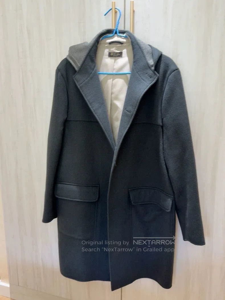 Loro Piana 100% Cashmere Hooded Coat.