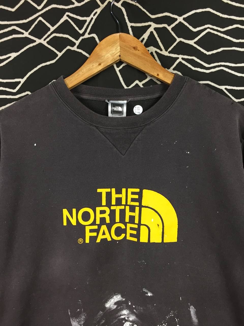 The North Face The North Face Big Logo Distressed Paint Splatter Sweatshirt Size US M / EU 48-50 / 2 - 3 Thumbnail