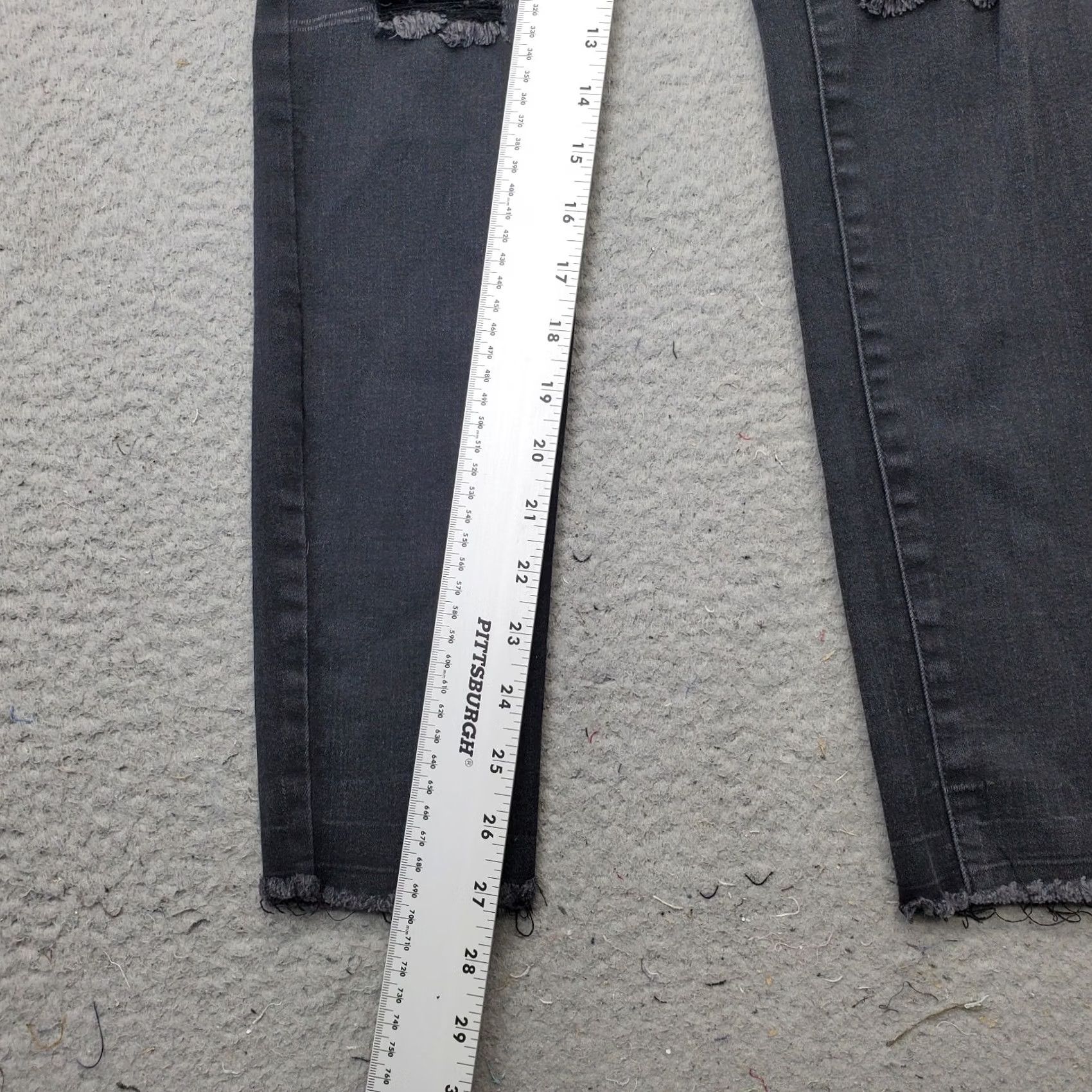 Vintage William Rast Womens 29 Black Denim Skinny Jeans High Rise Distressed Raw Hem Jeans Size 29" - 4 Thumbnail