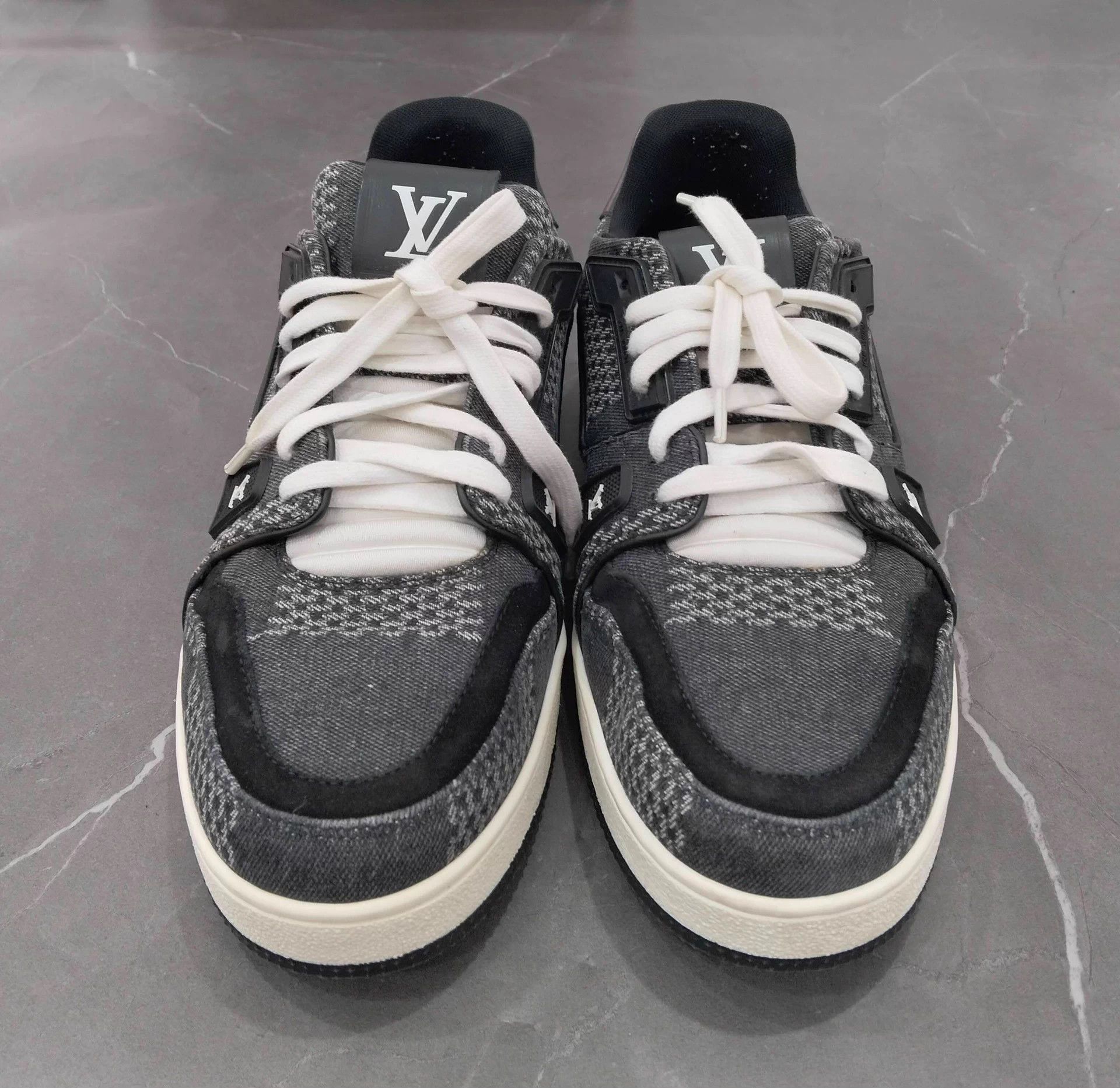 Louis Vuitton LV Trainer EUR 42 Size US 9 / EU 42 - 4 Thumbnail