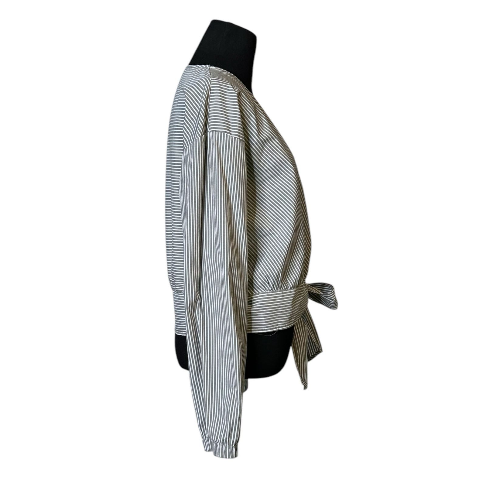 Mossimo Mossimo gray white stripes wrap blouse size Small Size S / US 4 / IT 40 - 6 Thumbnail
