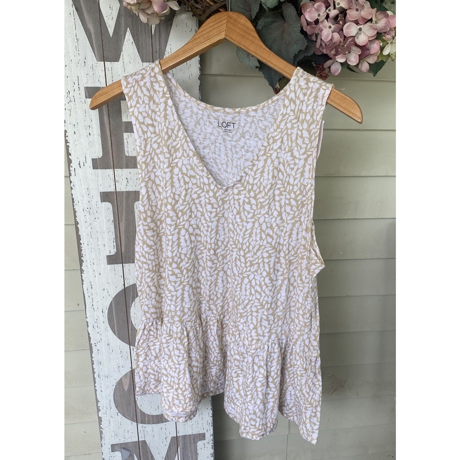 Loft NWT LOFT Tank Shirt Women’s Large Beige Size L / US 10 / IT 46 - 1 Thumbnail
